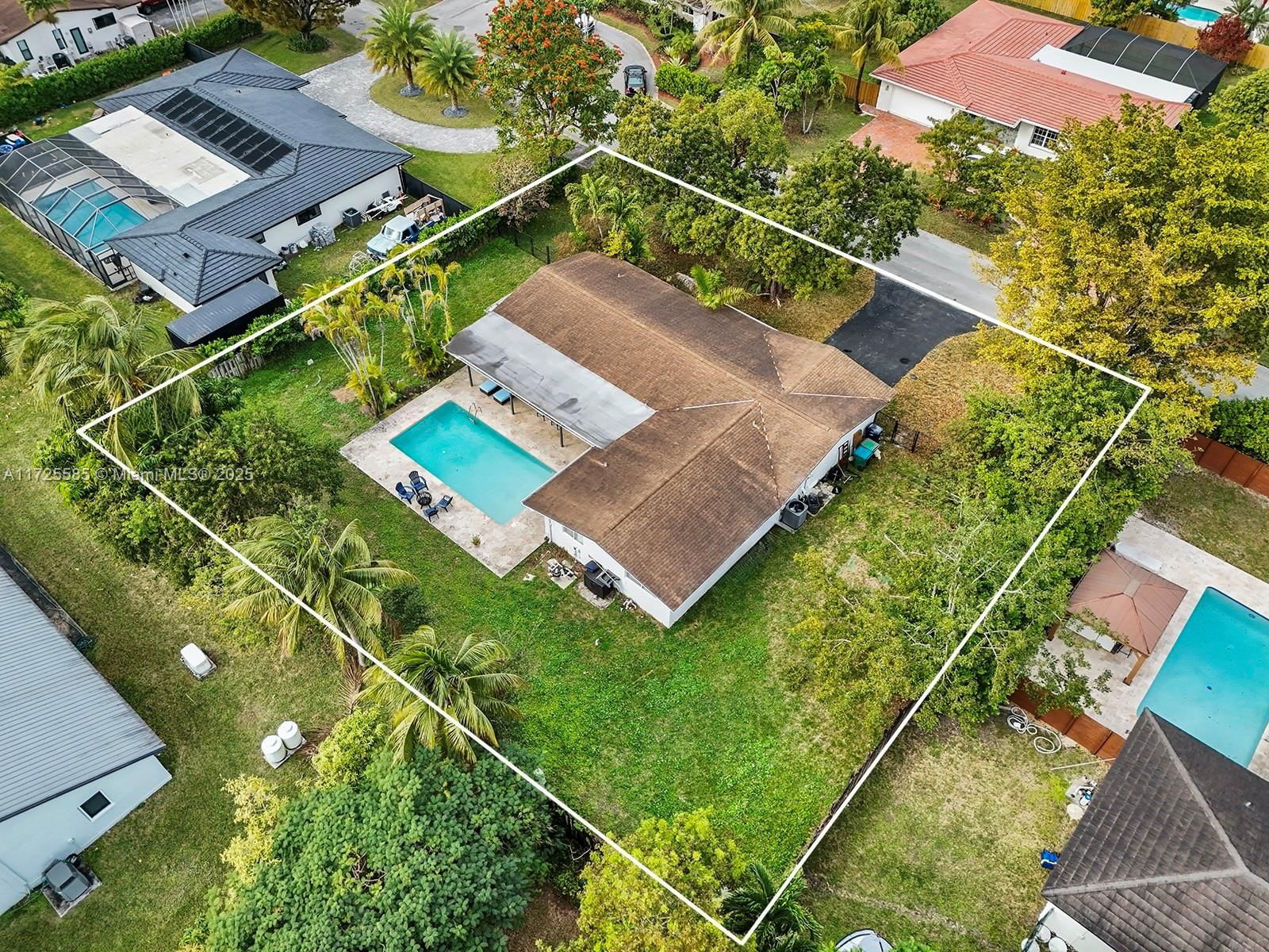 Real estate property located at 10320 121st St, Miami-dade, Pine Needle Estates Sec T, Miami, FL