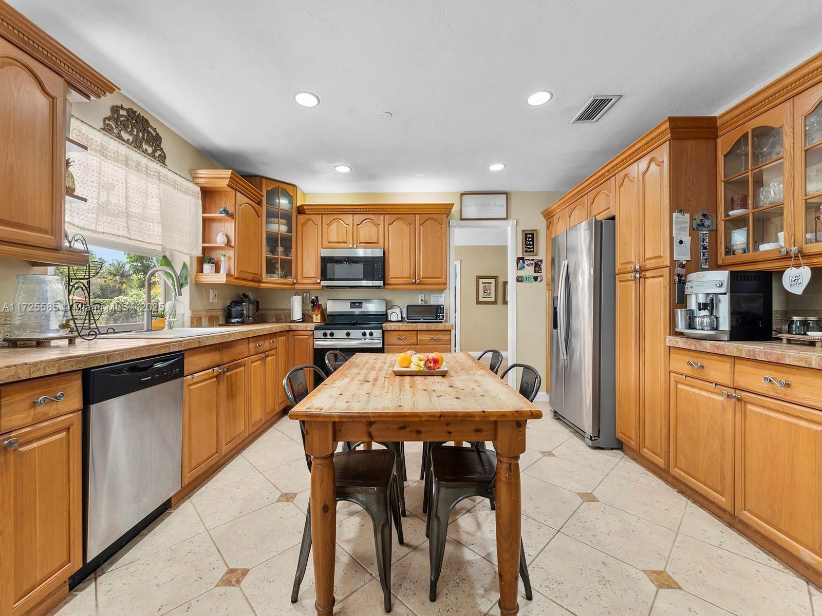 Real estate property located at 10320 121st St, Miami-dade, Pine Needle Estates Sec T, Miami, FL