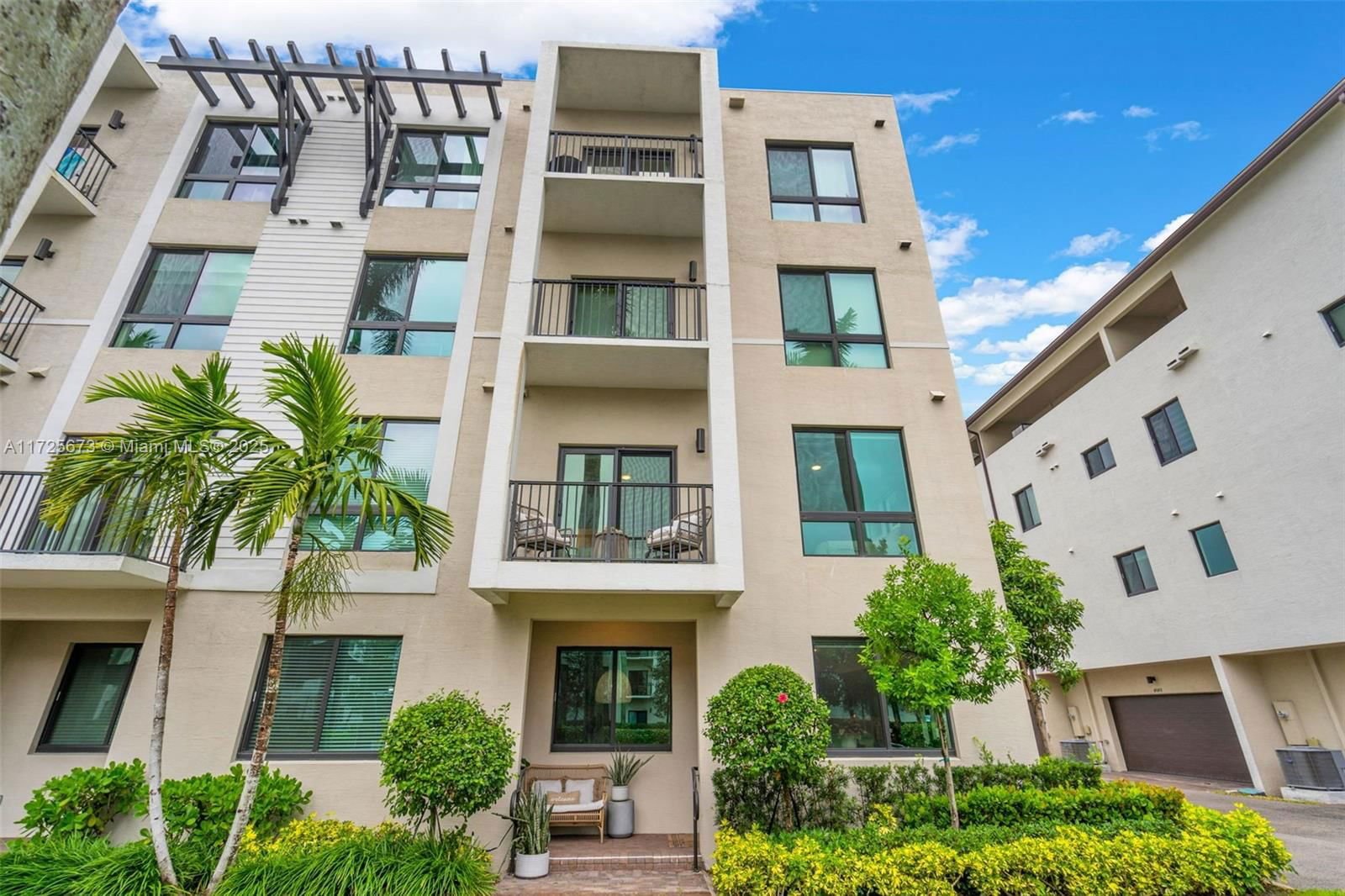 Real estate property located at 4640 84th Ave #22, Miami-Dade, URBANA AT THE RESIDENCES, Doral, FL