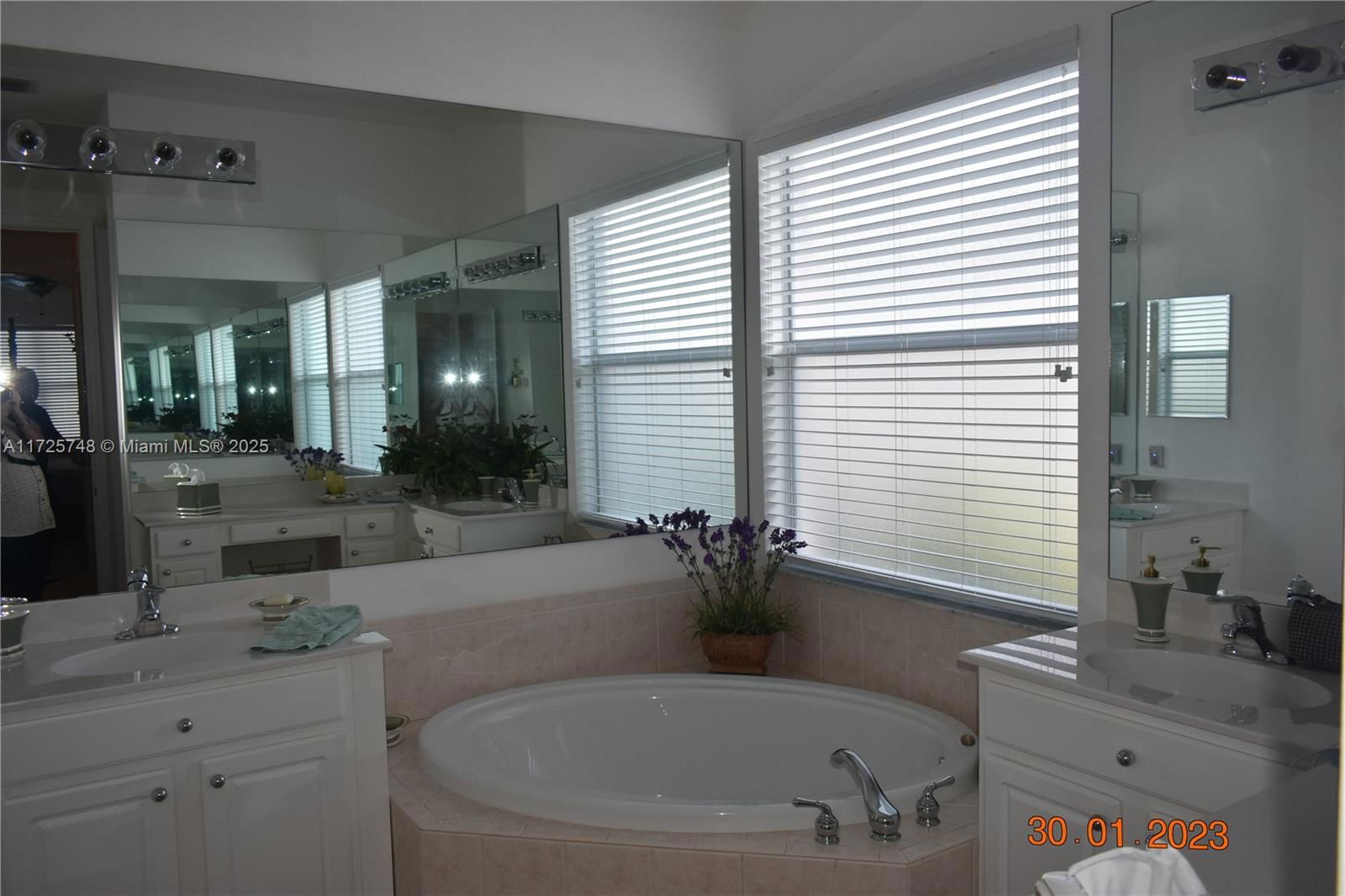 Real estate property located at 7639 Berkshire Pines Dr, Collier, Subd Shores At Berkshire, Naples, FL