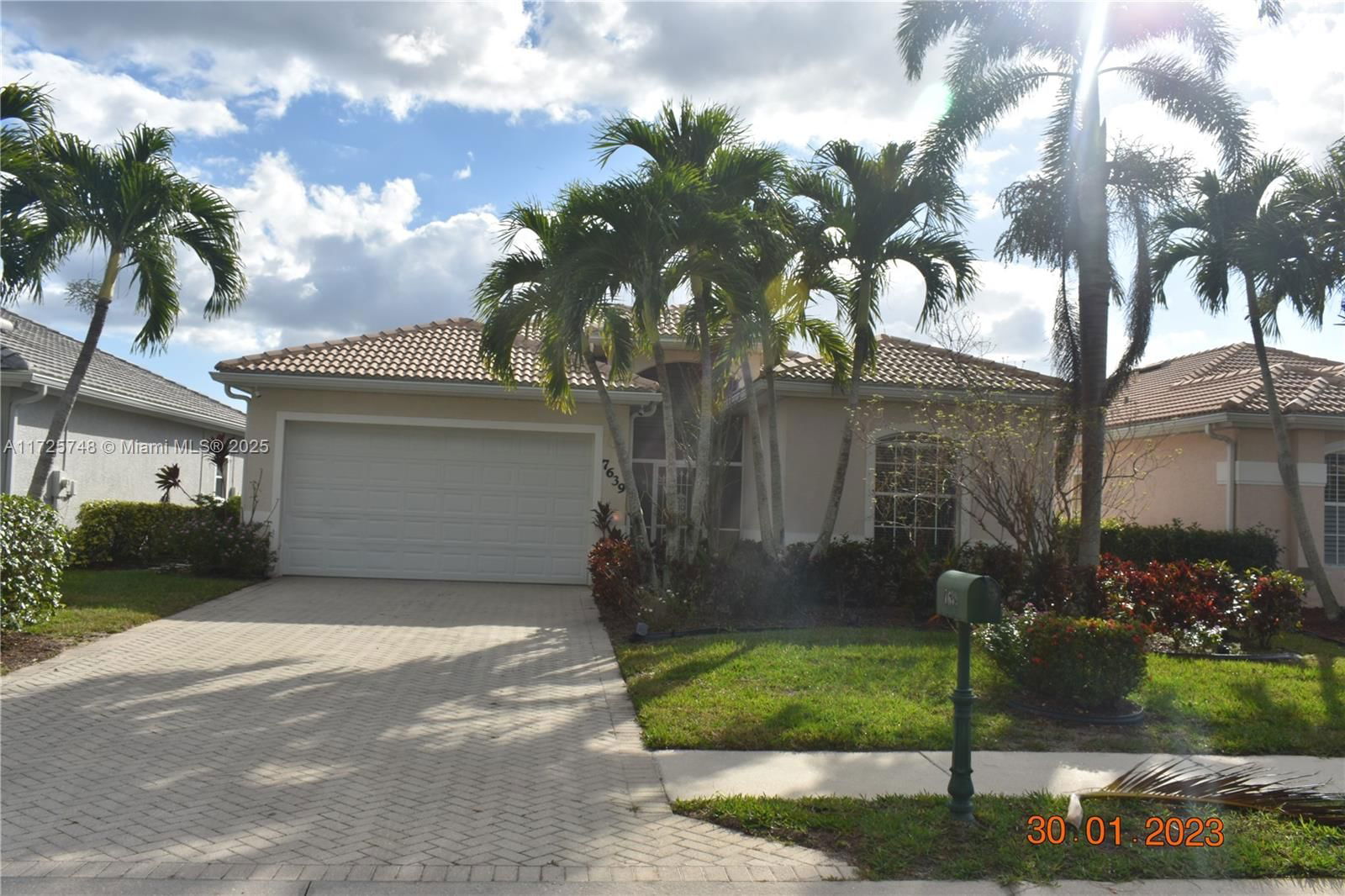 Real estate property located at 7639 Berkshire Pines Dr, Collier, Subd Shores At Berkshire, Naples, FL