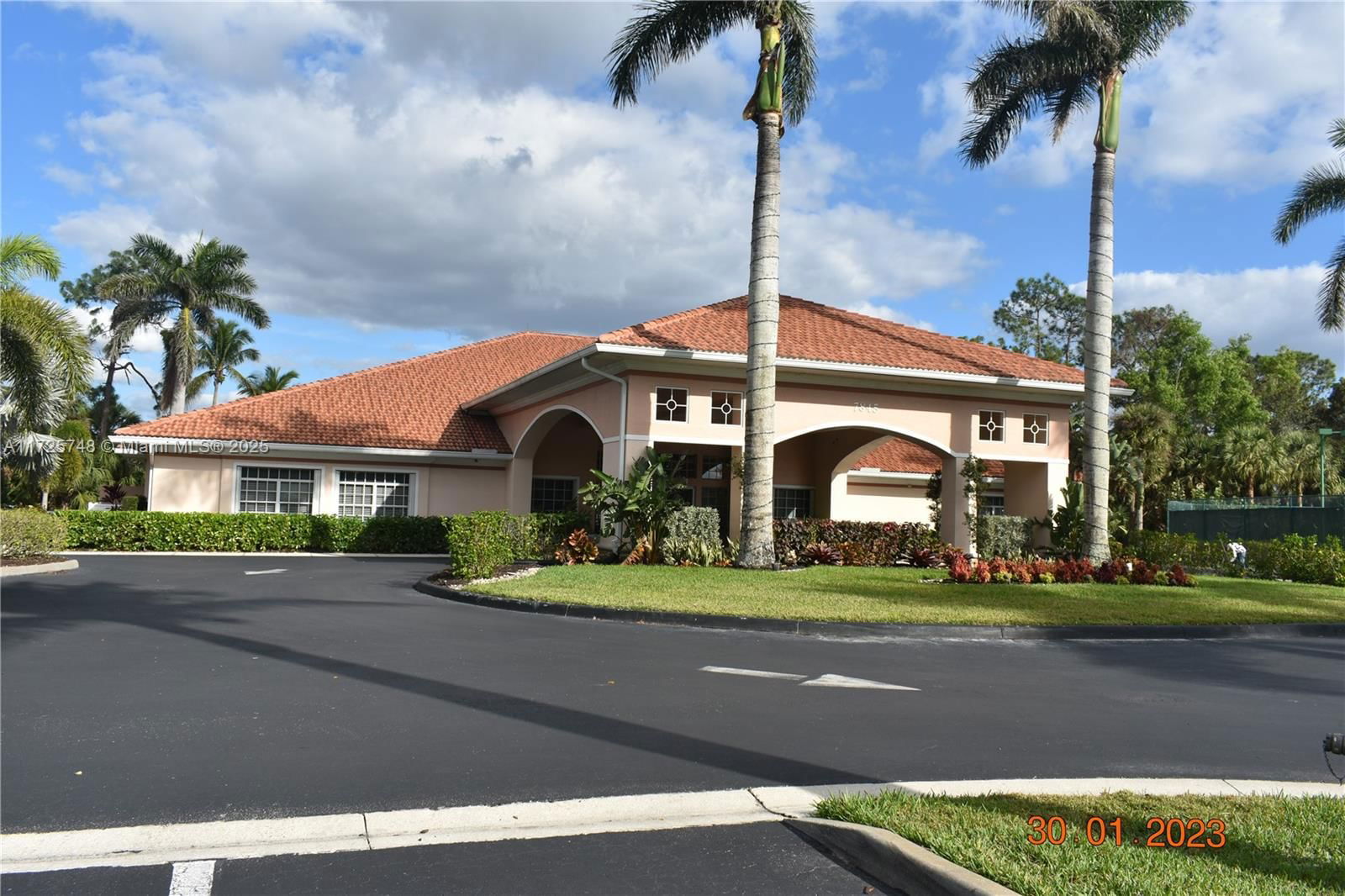 Real estate property located at 7639 Berkshire Pines Dr, Collier, Subd Shores At Berkshire, Naples, FL