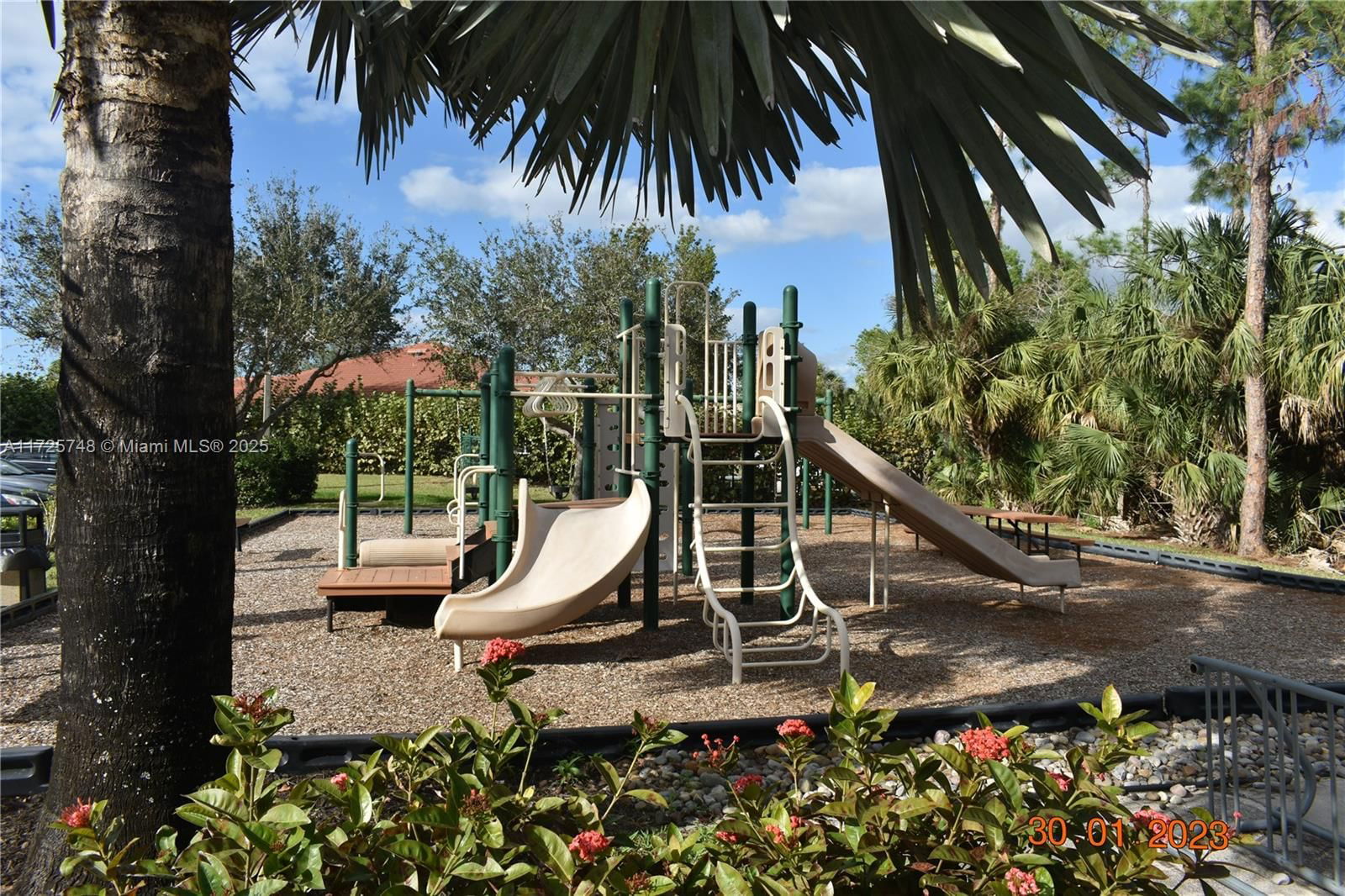 Real estate property located at 7639 Berkshire Pines Dr, Collier, Subd Shores At Berkshire, Naples, FL