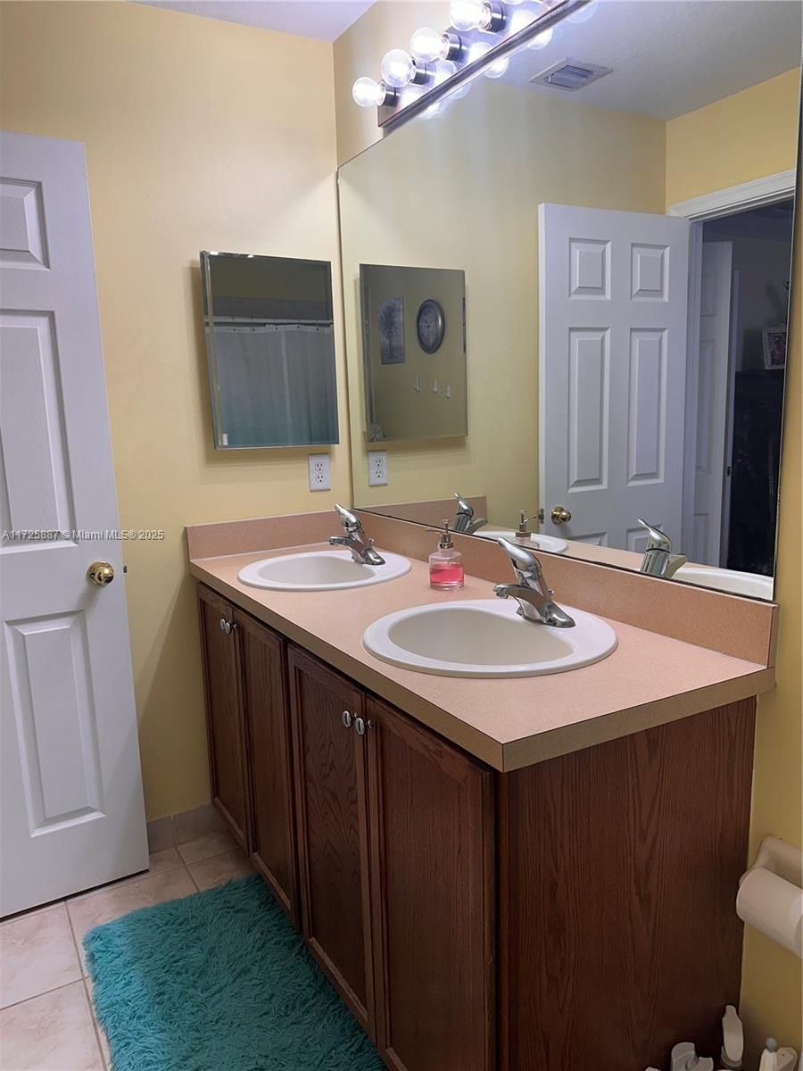 Real estate property located at 2780 Birmingham Dr, Other, Lexington Lakes, Other City - In The State Of Florida, FL