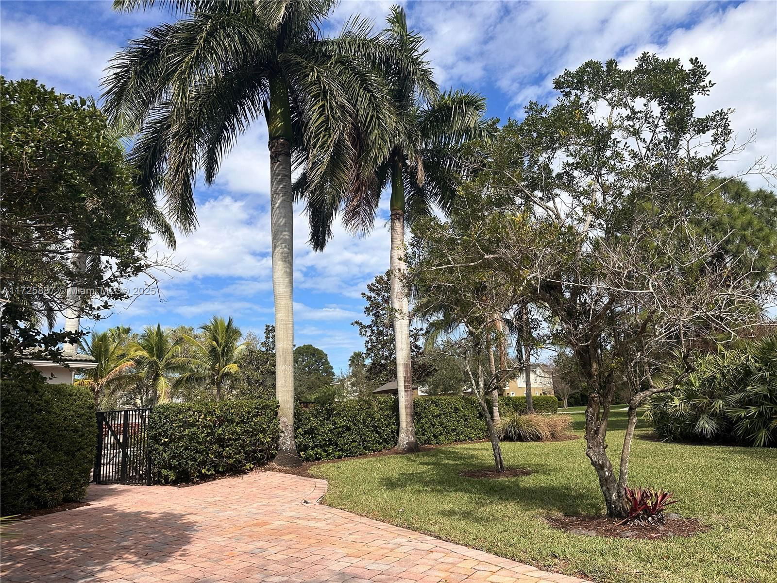 Real estate property located at 2780 Birmingham Dr, Other, Lexington Lakes, Other City - In The State Of Florida, FL