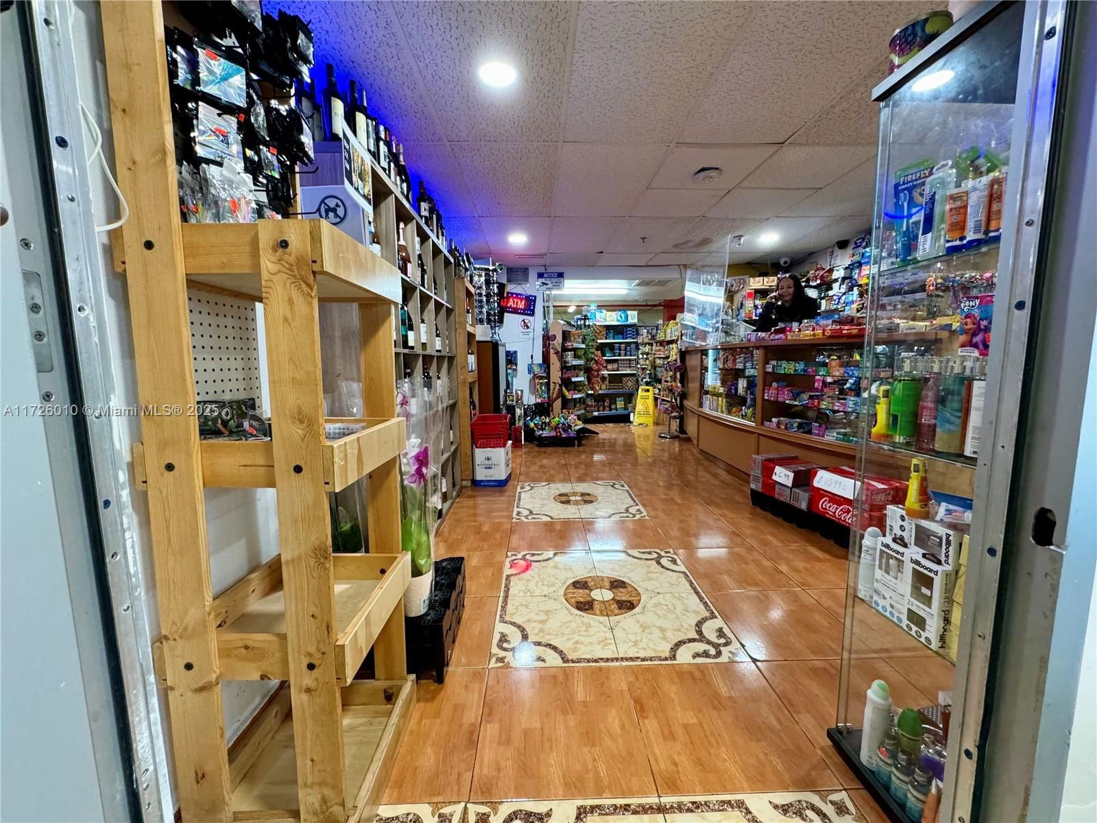 Real estate property located at 7501 Treasure Dr #1A, Miami-dade, Treasures On The Bay Ii C, North Bay Village, FL
