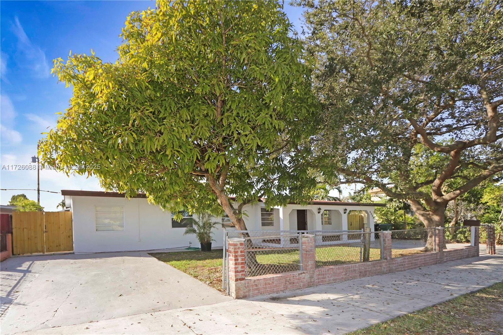 Real estate property located at 9320 43rd St, Miami-dade, Ascot Park, Miami, FL