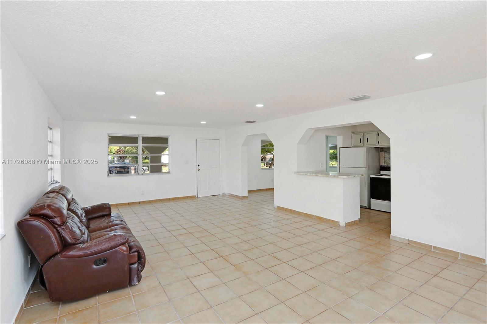 Real estate property located at 9320 43rd St, Miami-dade, Ascot Park, Miami, FL