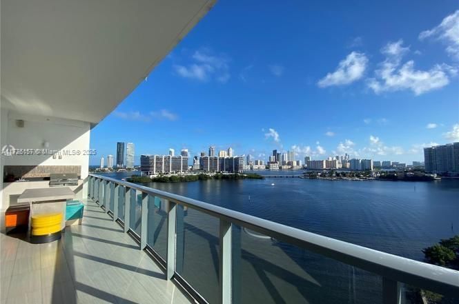 Real estate property located at 3300 188th St LPH11, Miami-Dade, ECHO CONDO, Aventura, FL