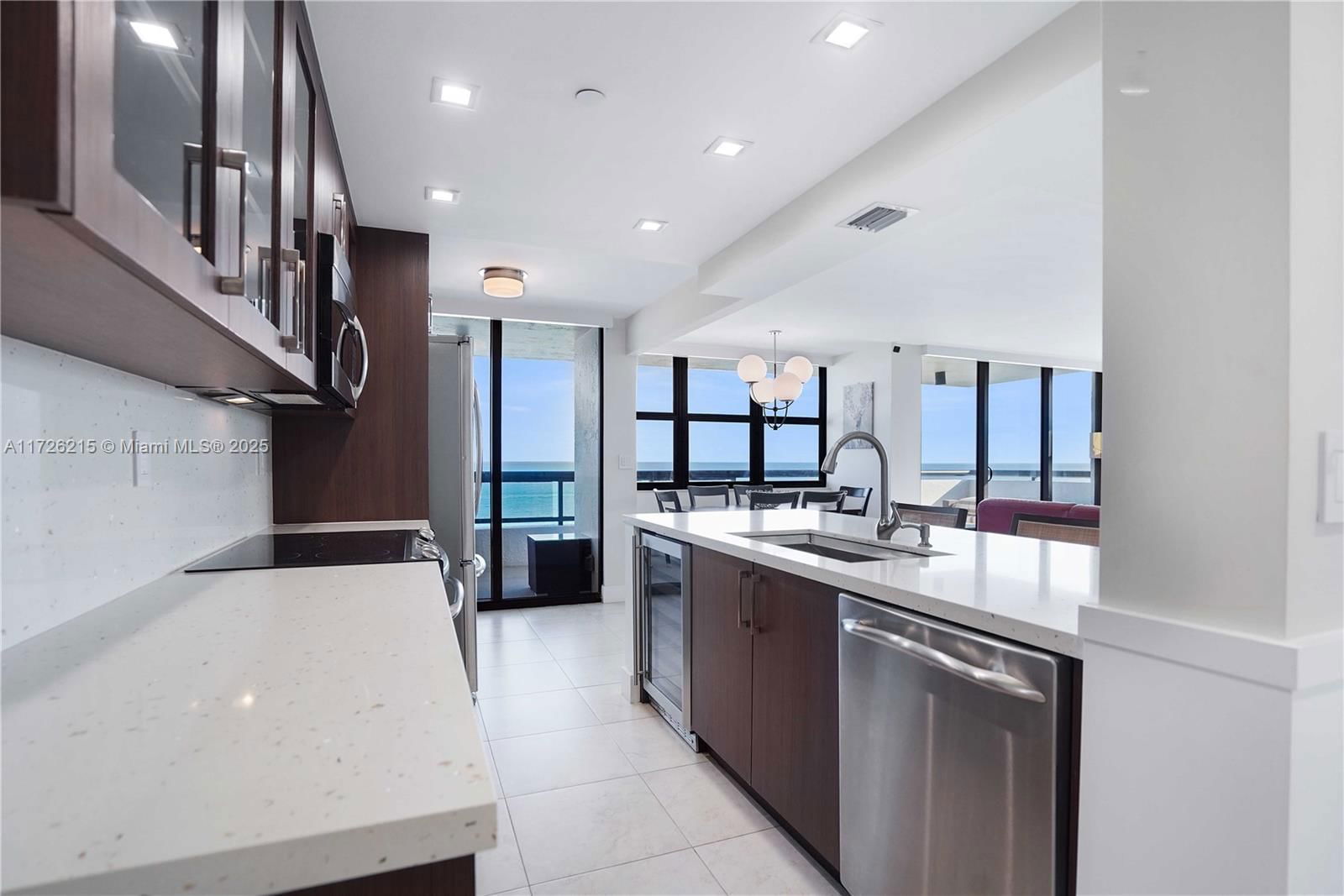 Real estate property located at 2555 Collins Ave #1411, Miami-dade, Club Atlantis Condo, Miami Beach, FL