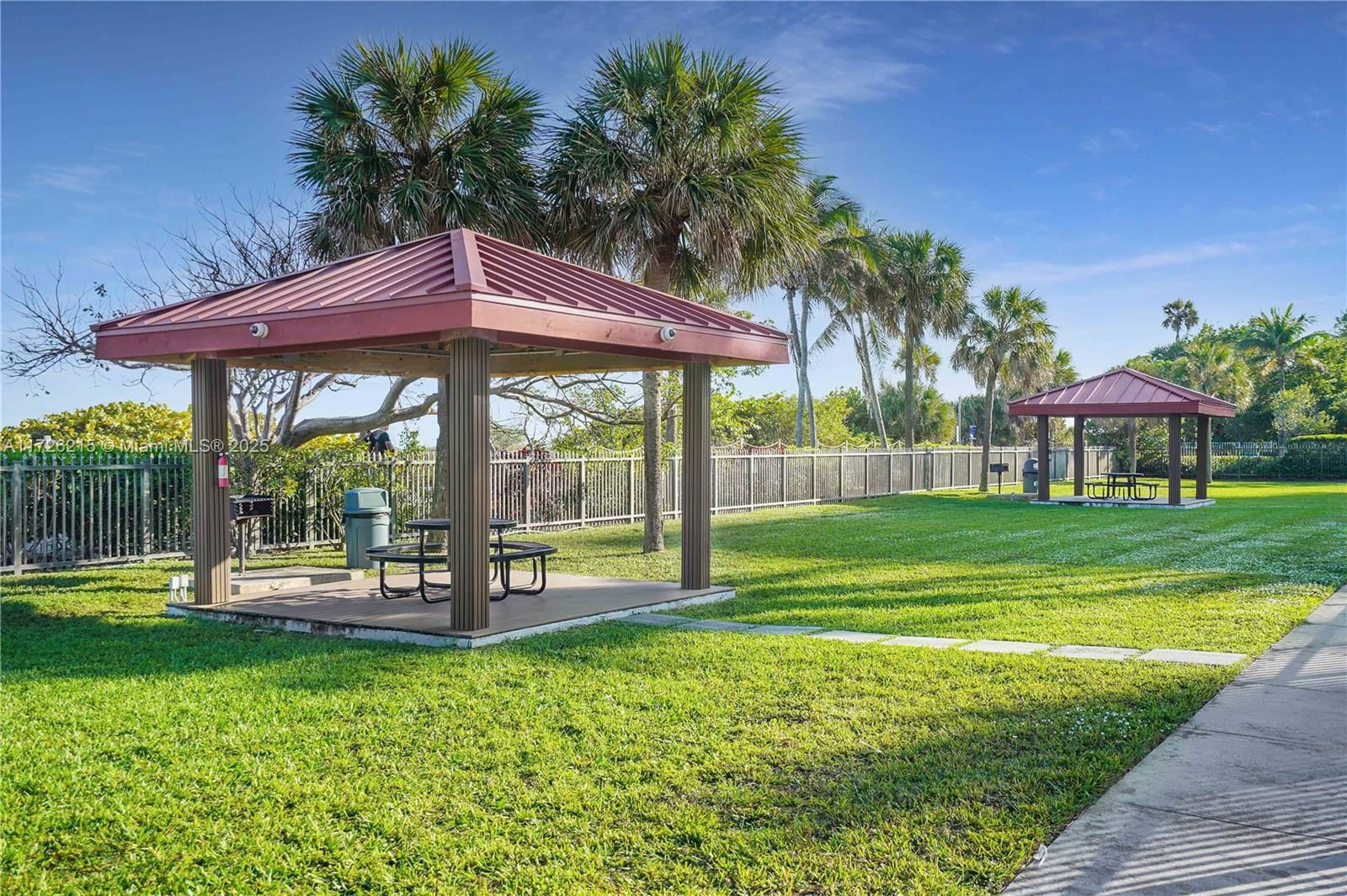 Real estate property located at 2555 Collins Ave #1411, Miami-dade, Club Atlantis Condo, Miami Beach, FL