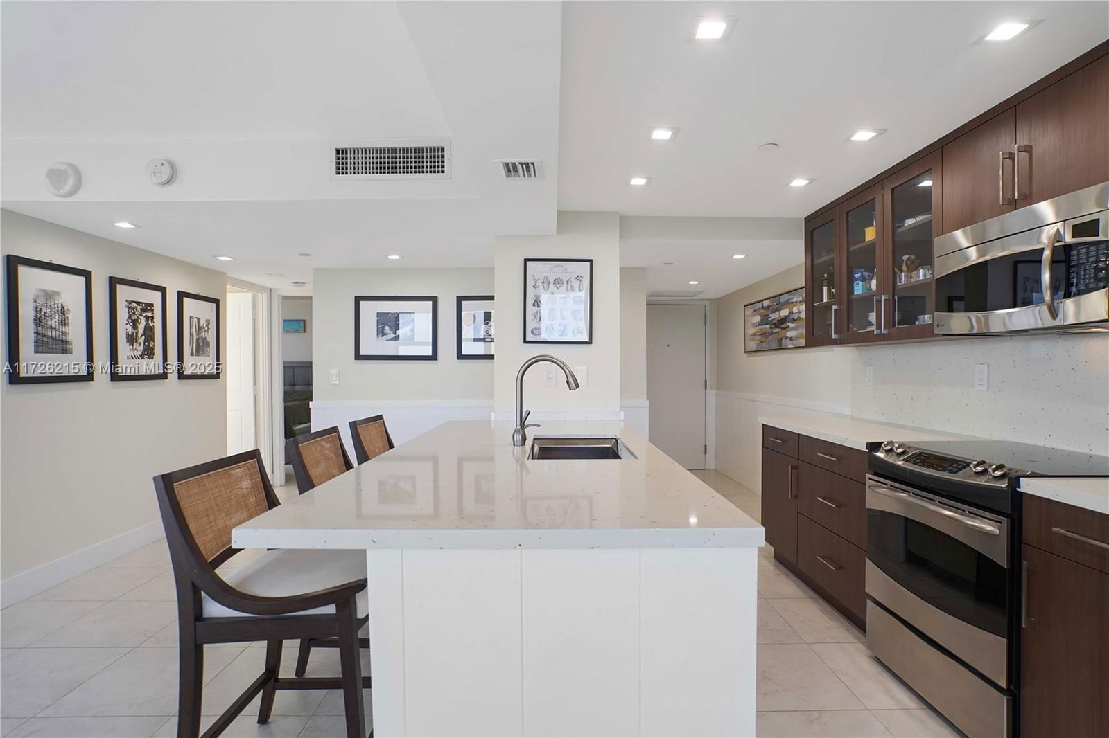 Real estate property located at 2555 Collins Ave #1411, Miami-dade, Club Atlantis Condo, Miami Beach, FL