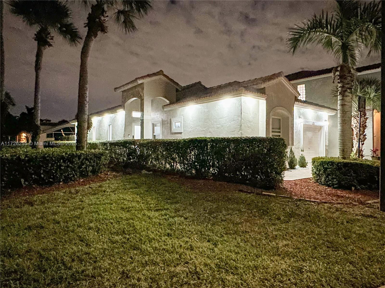 Real estate property located at 1295 171st Ave, Broward, Lakes Of Western Pines Re, Pembroke Pines, FL