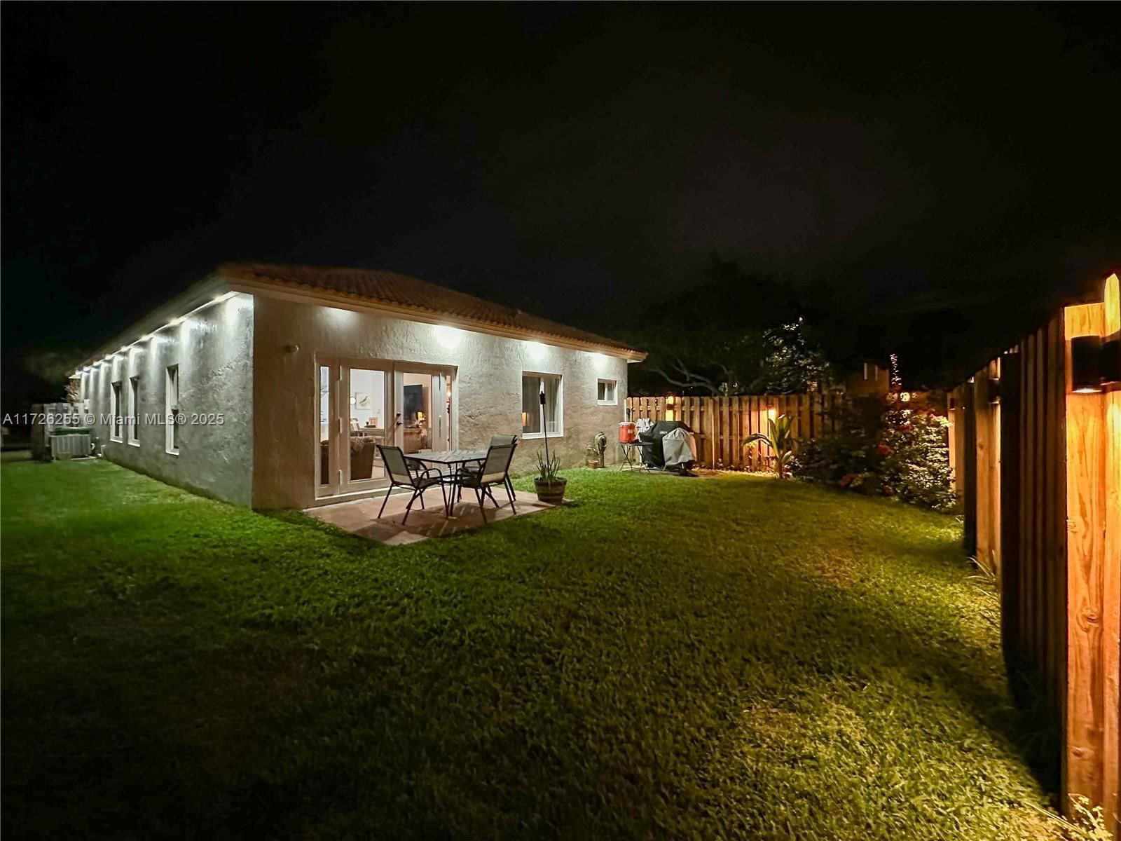 Real estate property located at 1295 171st Ave, Broward, Lakes Of Western Pines Re, Pembroke Pines, FL