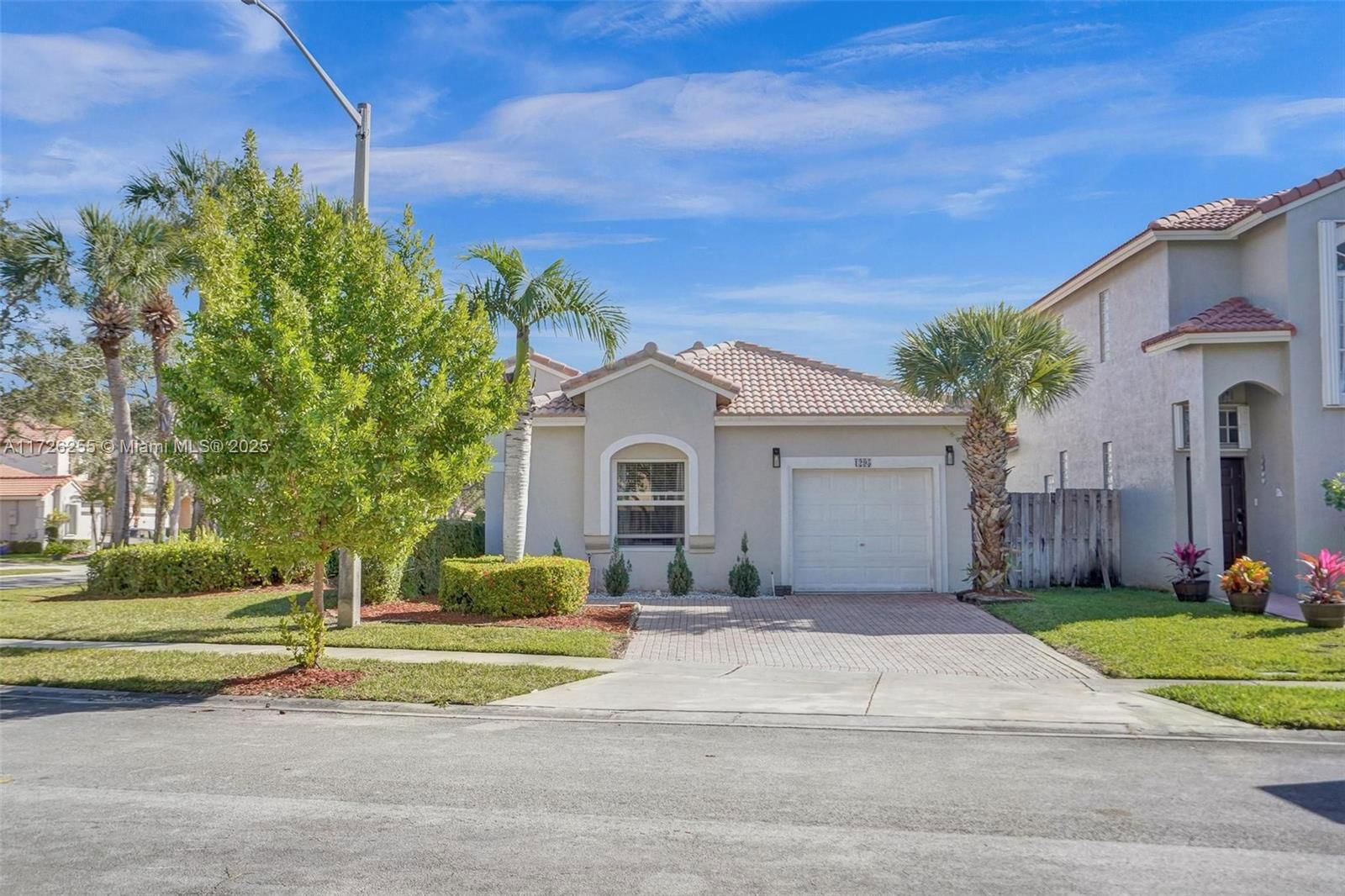 Real estate property located at 1295 171st Ave, Broward, Lakes Of Western Pines Re, Pembroke Pines, FL