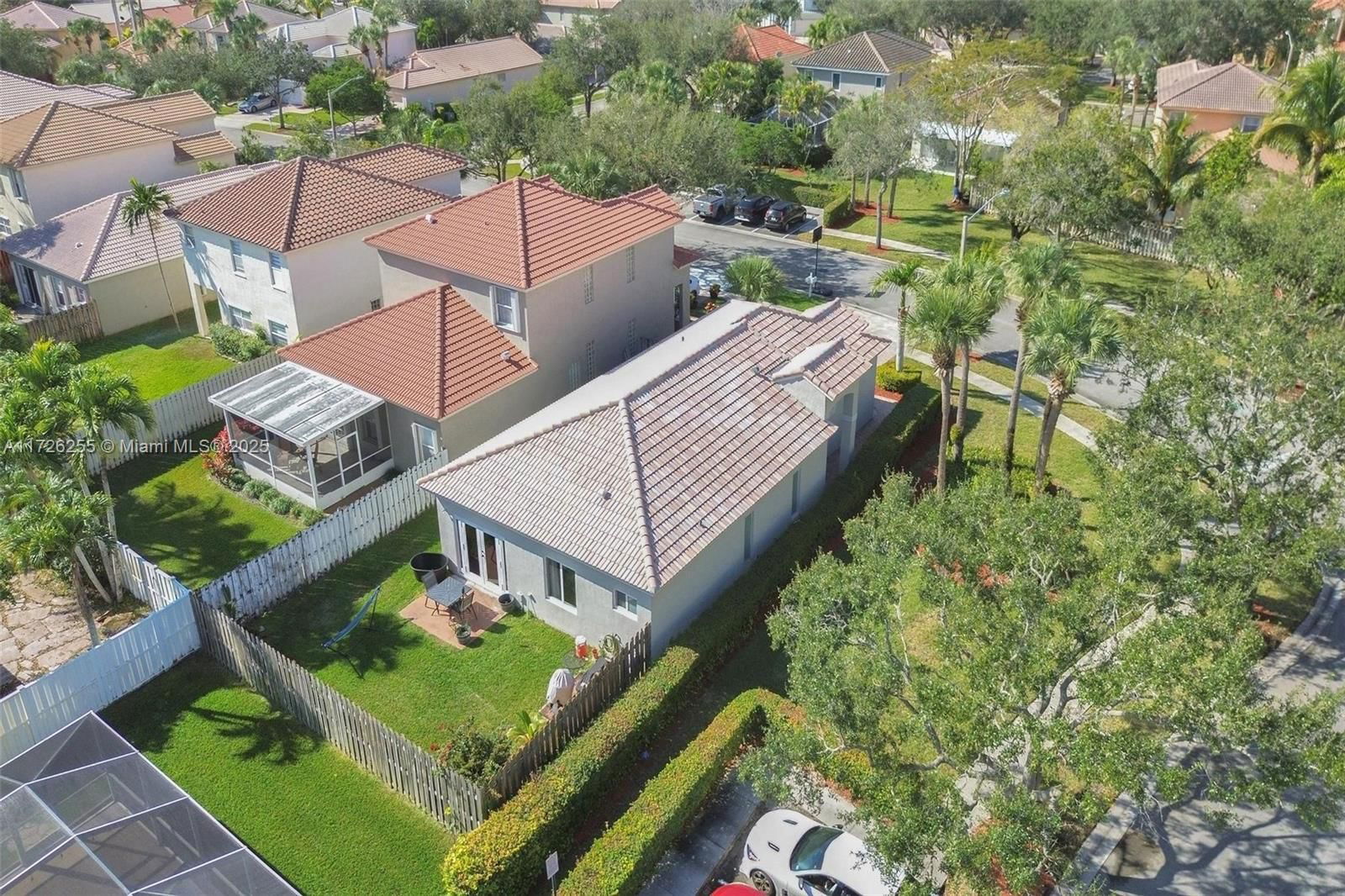 Real estate property located at 1295 171st Ave, Broward, Lakes Of Western Pines Re, Pembroke Pines, FL