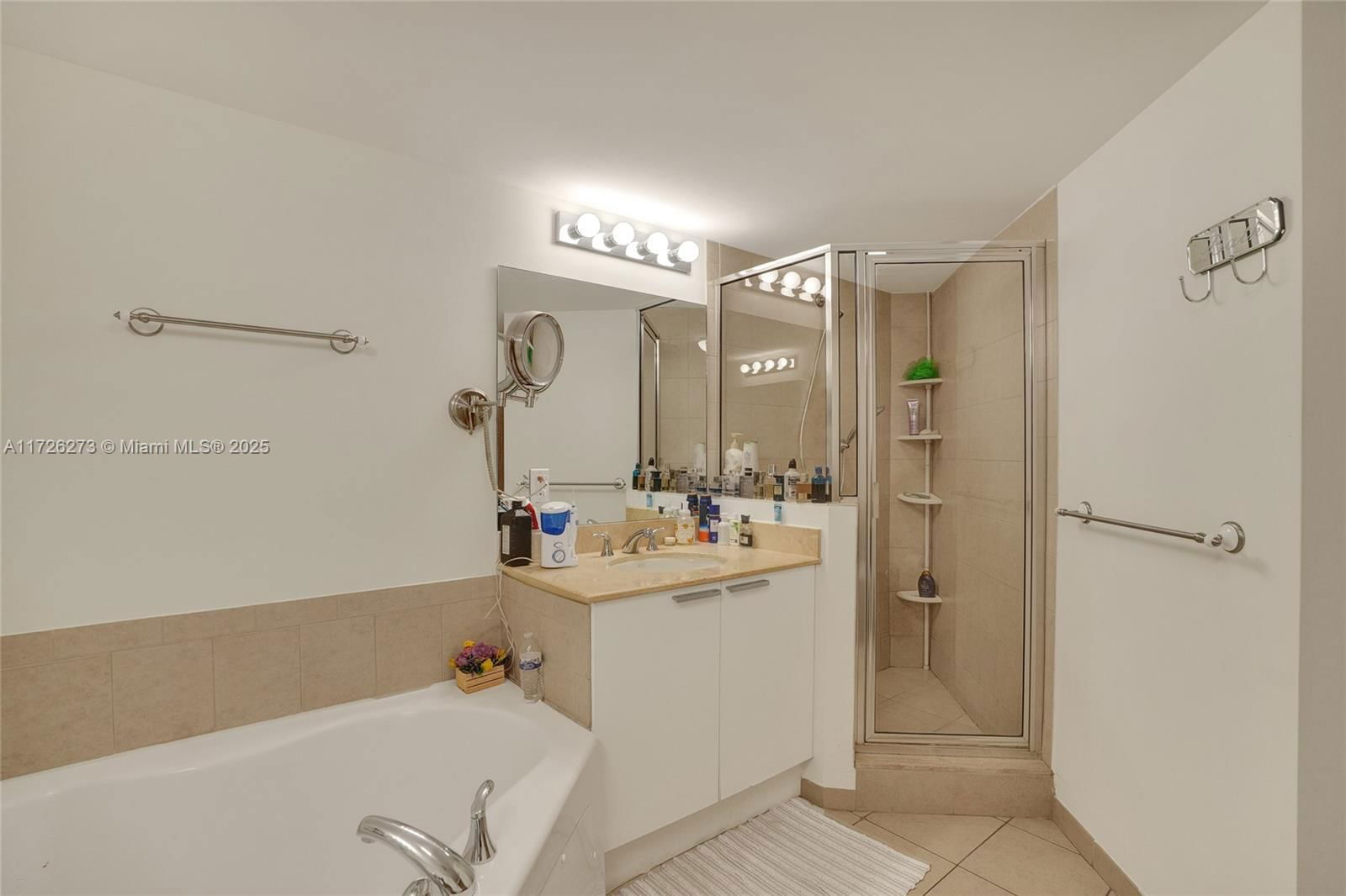 Real estate property located at 16699 Collins Ave #2609, Miami-dade, La Perla Condo, Sunny Isles Beach, FL