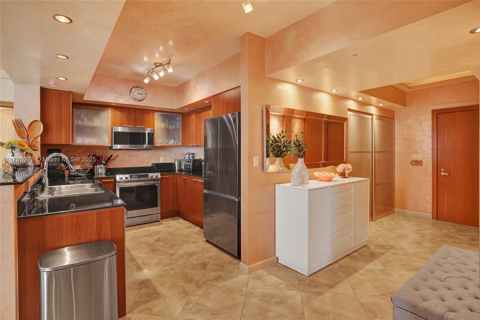 Real estate property located at 16699 Collins Ave #2609, Miami-dade, La Perla Condo, Sunny Isles Beach, FL