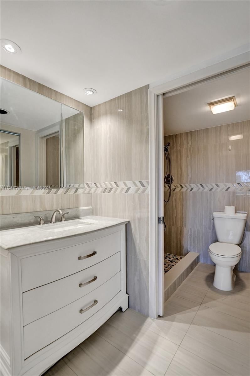 Real estate property located at 1001 128th Ter #207B, Broward, Cambridge At Century, Pembroke Pines, FL