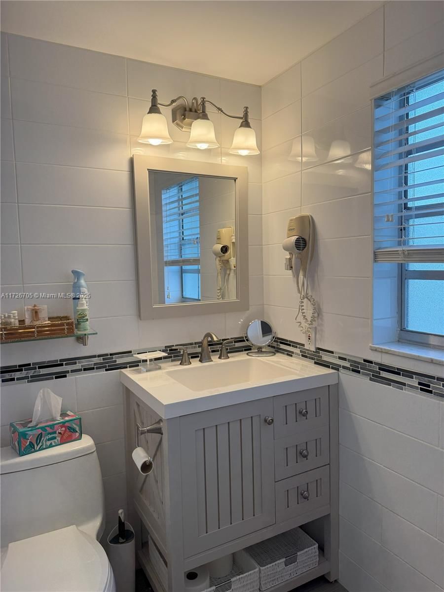 Real estate property located at 375 56th Ave #201, Broward, Meadows Condo, Margate, FL