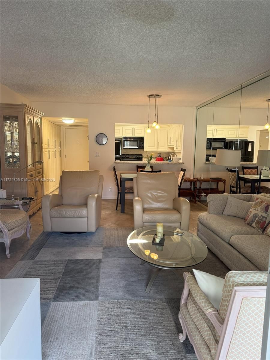 Real estate property located at 375 56th Ave #201, Broward, Meadows Condo, Margate, FL