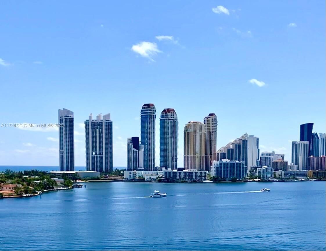 Real estate property located at 3530 Mystic Pointe Dr #1212, Miami-Dade, MYSTIC POINTE TOWER 500 C, Aventura, FL