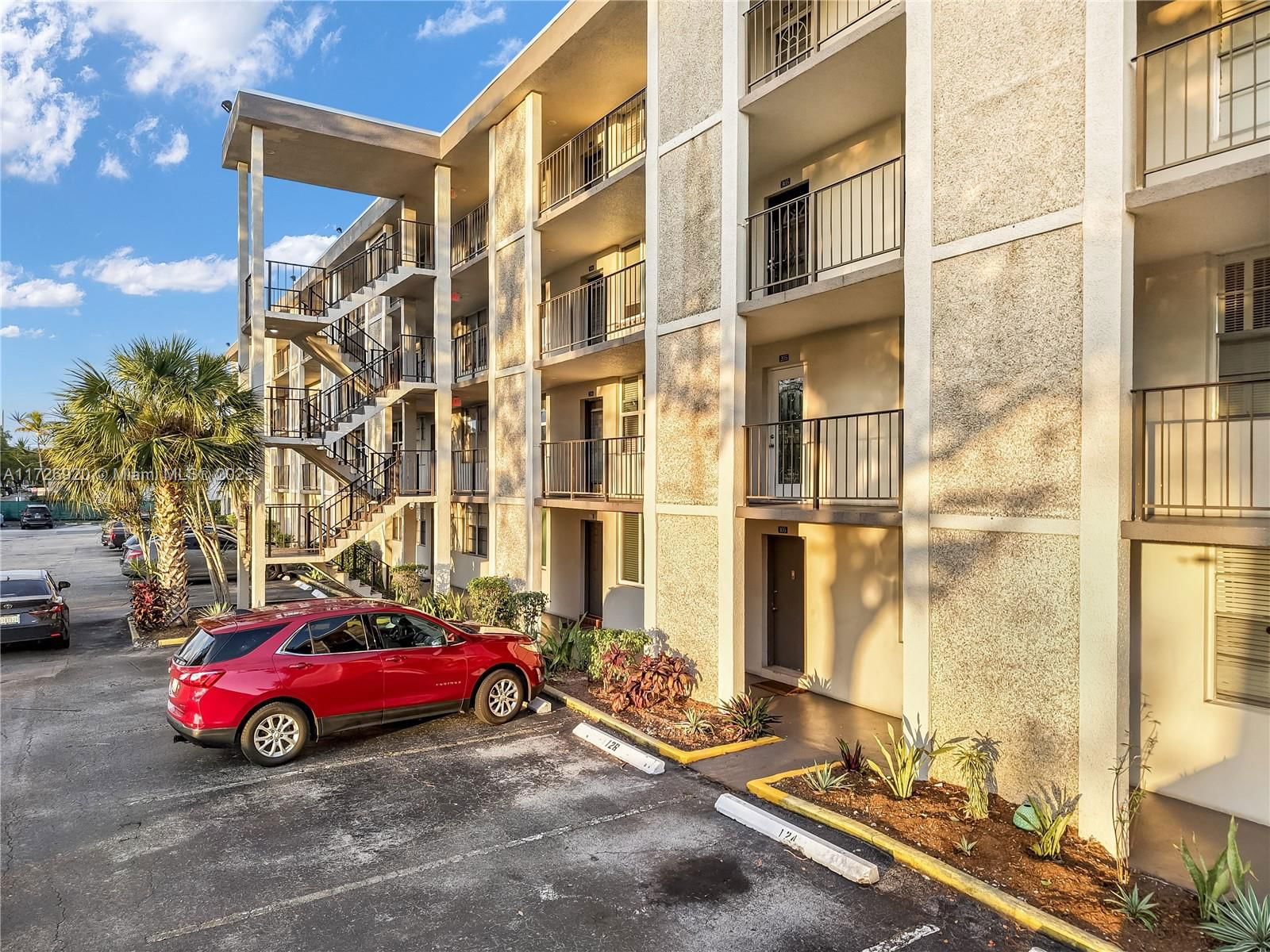 Real estate property located at 4898 29th Ct #205, Broward, CYPRESS CHASE CONDO NO 3, Lauderdale Lakes, FL