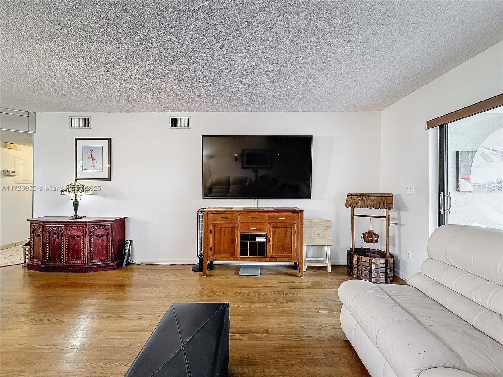 Real estate property located at 4975 Sabal Palm Blvd #214, Broward, Lakes Of Carriage Hills, Tamarac, FL