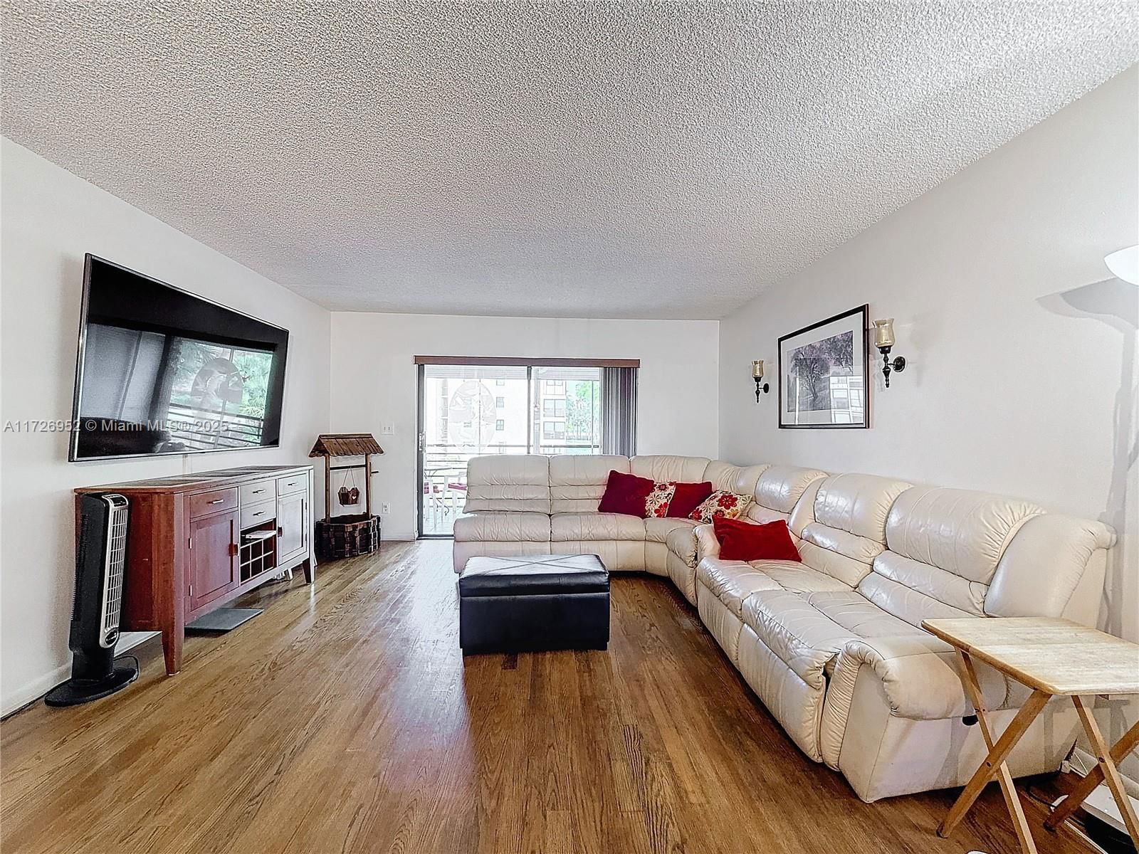 Real estate property located at 4975 Sabal Palm Blvd #214, Broward, Lakes Of Carriage Hills, Tamarac, FL