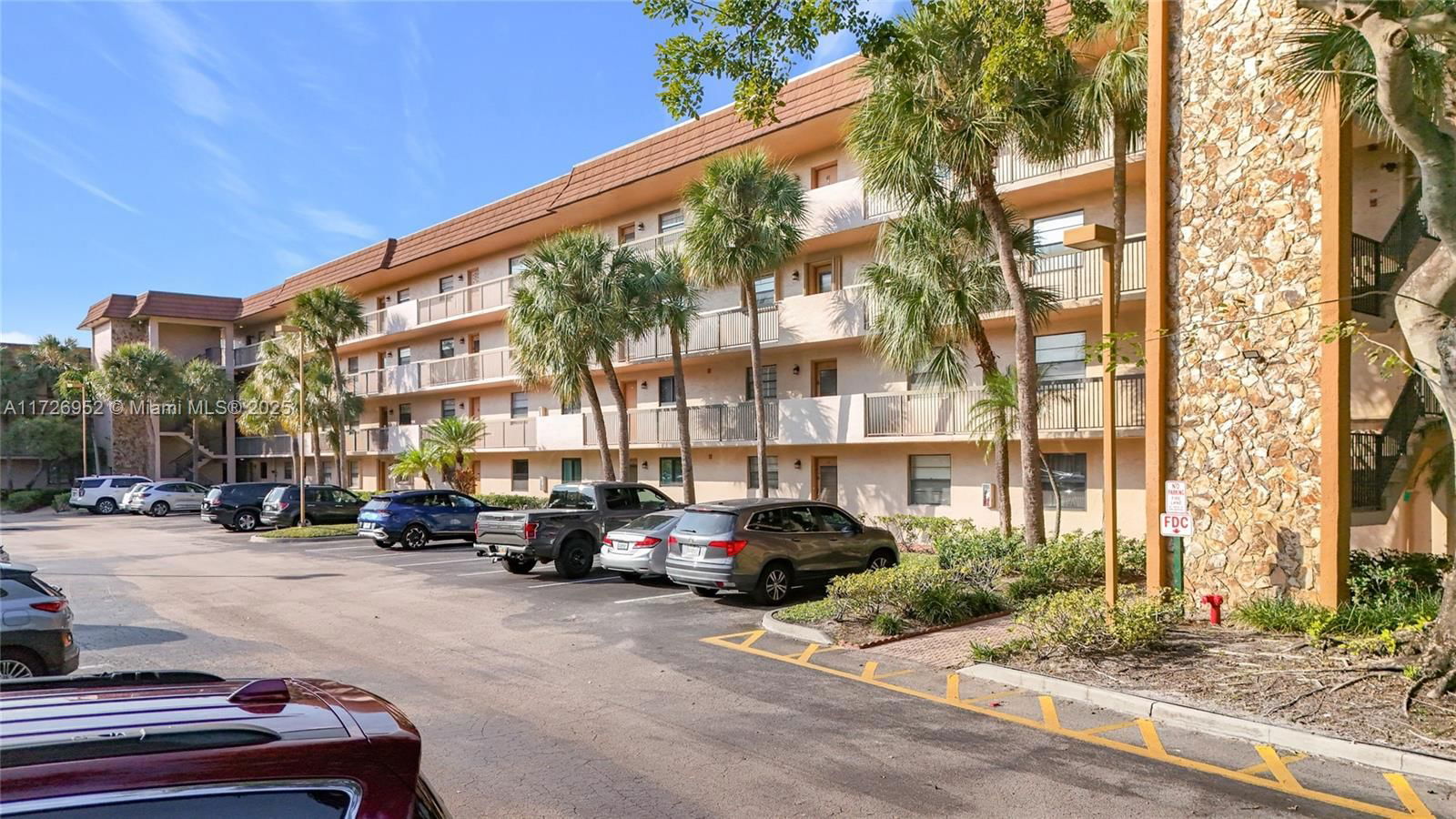 Real estate property located at 4975 Sabal Palm Blvd #214, Broward, Lakes Of Carriage Hills, Tamarac, FL