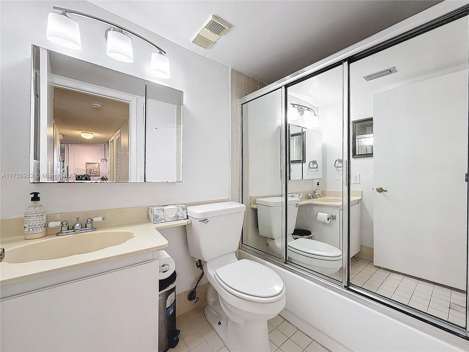 Real estate property located at 4975 Sabal Palm Blvd #214, Broward, Lakes Of Carriage Hills, Tamarac, FL