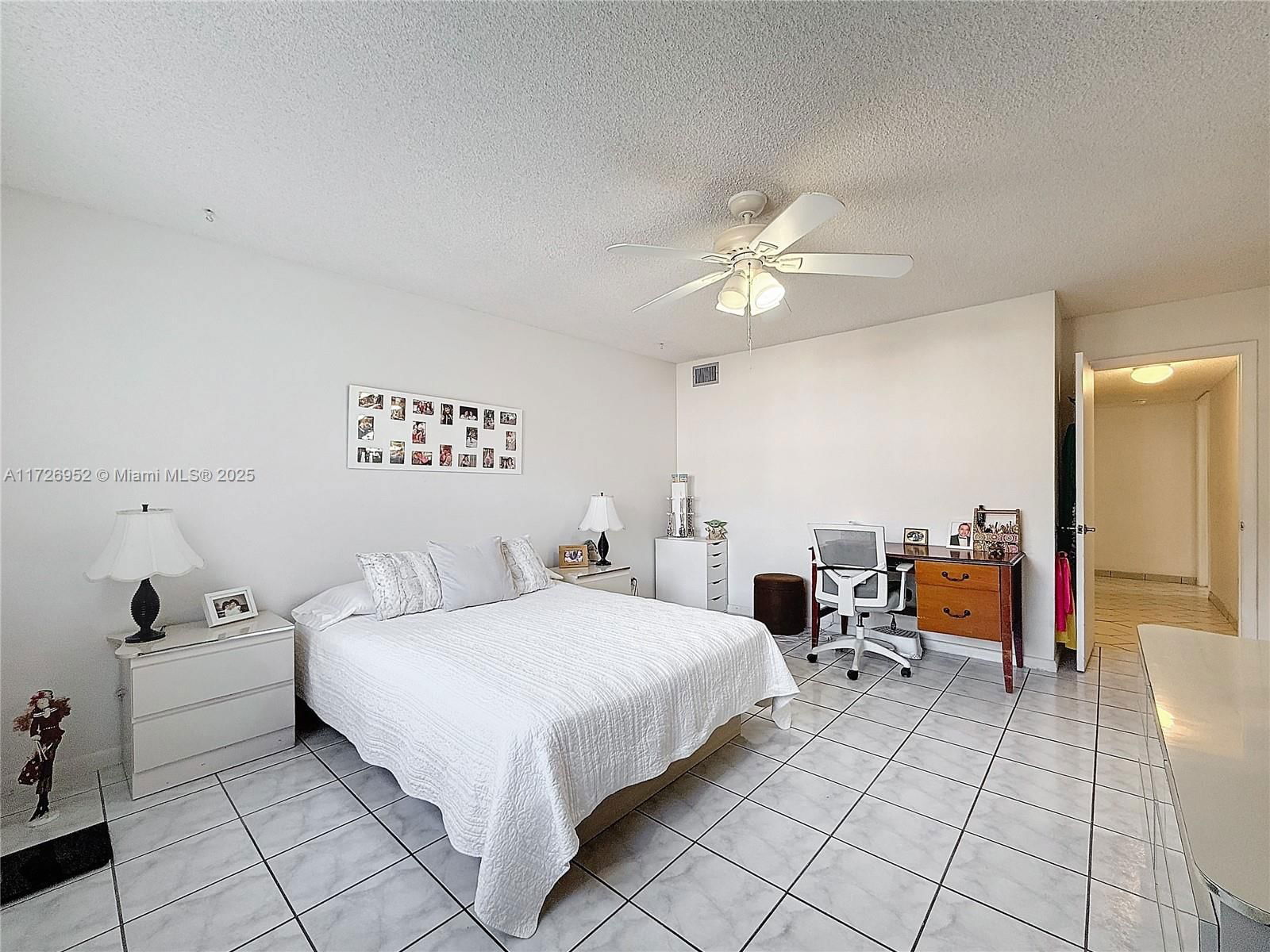 Real estate property located at 4975 Sabal Palm Blvd #214, Broward, Lakes Of Carriage Hills, Tamarac, FL