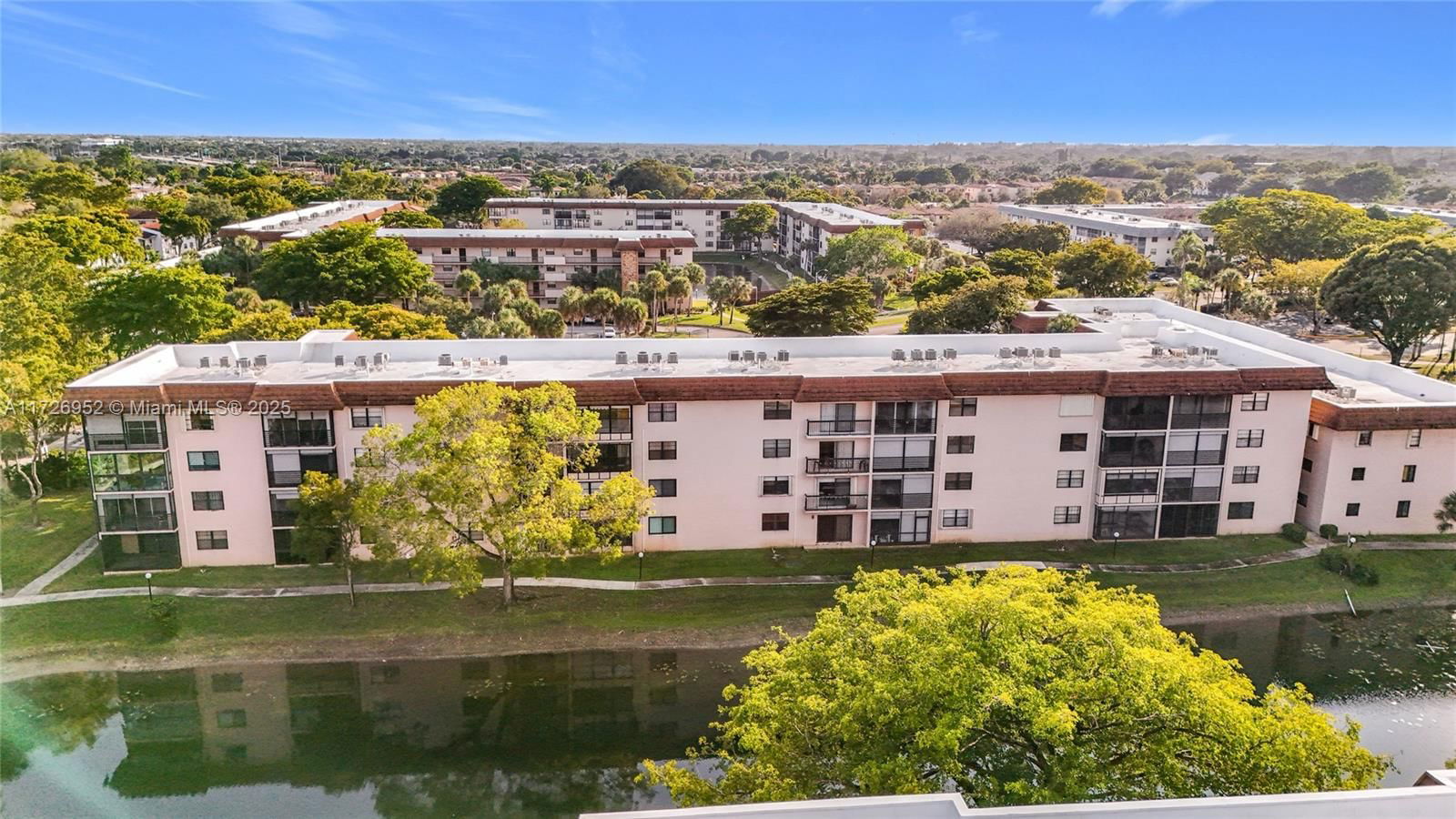 Real estate property located at 4975 Sabal Palm Blvd #214, Broward, Lakes Of Carriage Hills, Tamarac, FL