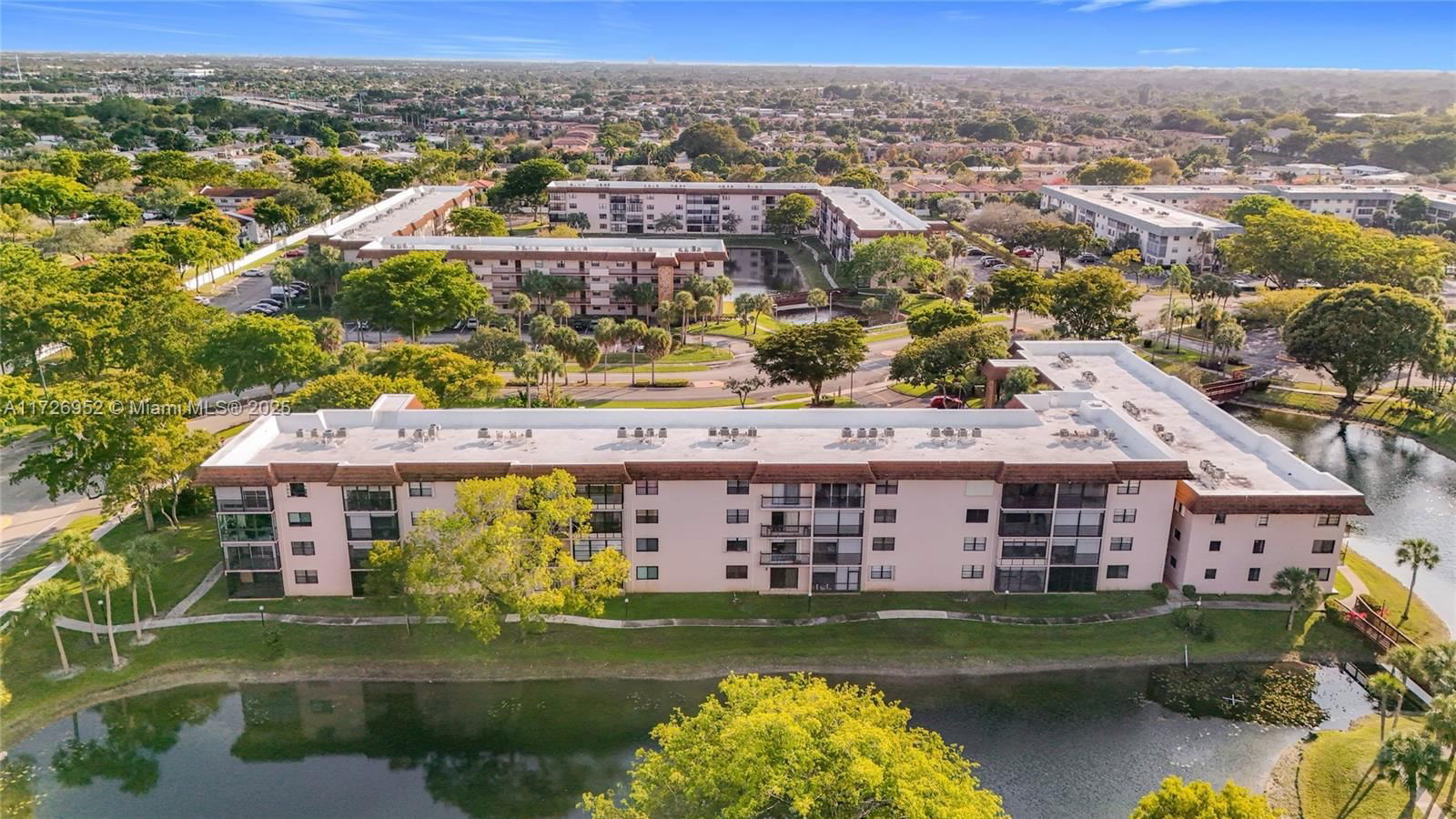 Real estate property located at 4975 Sabal Palm Blvd #214, Broward, Lakes Of Carriage Hills, Tamarac, FL