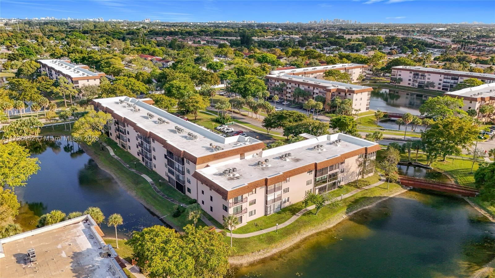 Real estate property located at 4975 Sabal Palm Blvd #214, Broward, Lakes Of Carriage Hills, Tamarac, FL