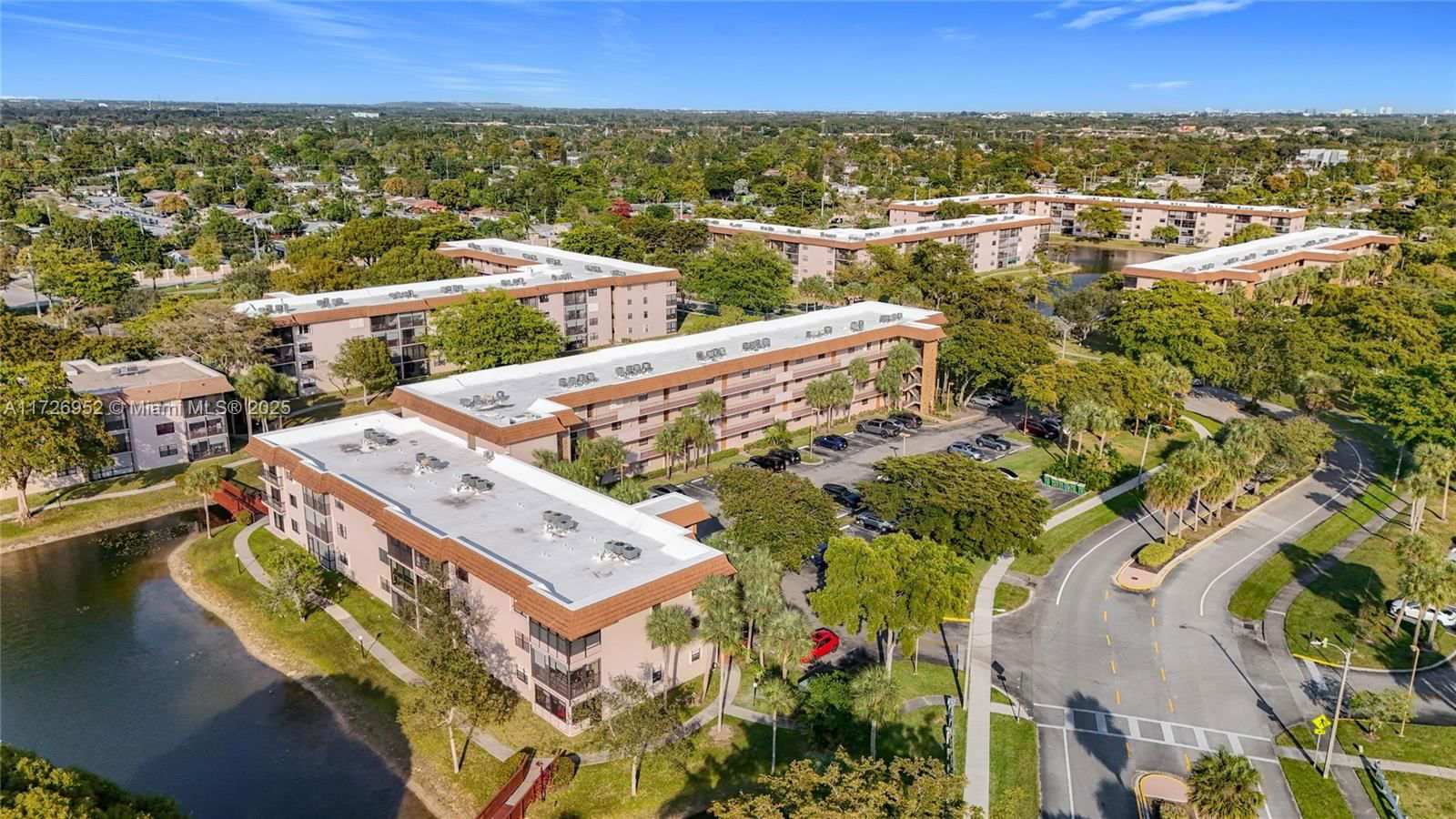Real estate property located at 4975 Sabal Palm Blvd #214, Broward, Lakes Of Carriage Hills, Tamarac, FL