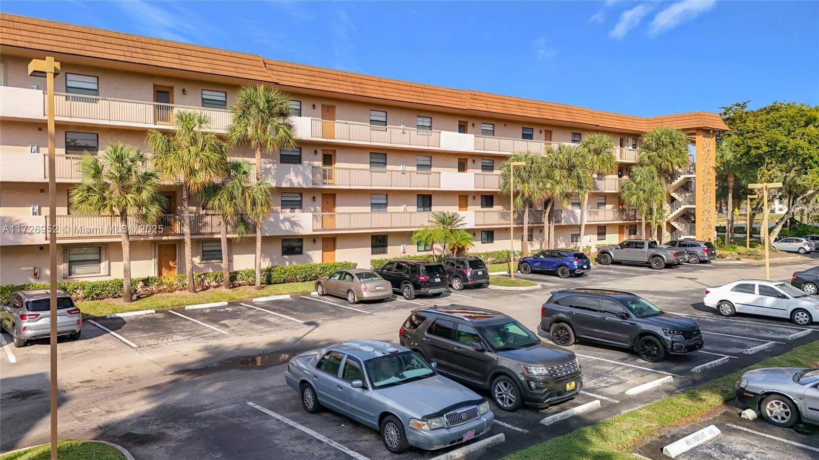 Real estate property located at 4975 Sabal Palm Blvd #214, Broward, Lakes Of Carriage Hills, Tamarac, FL