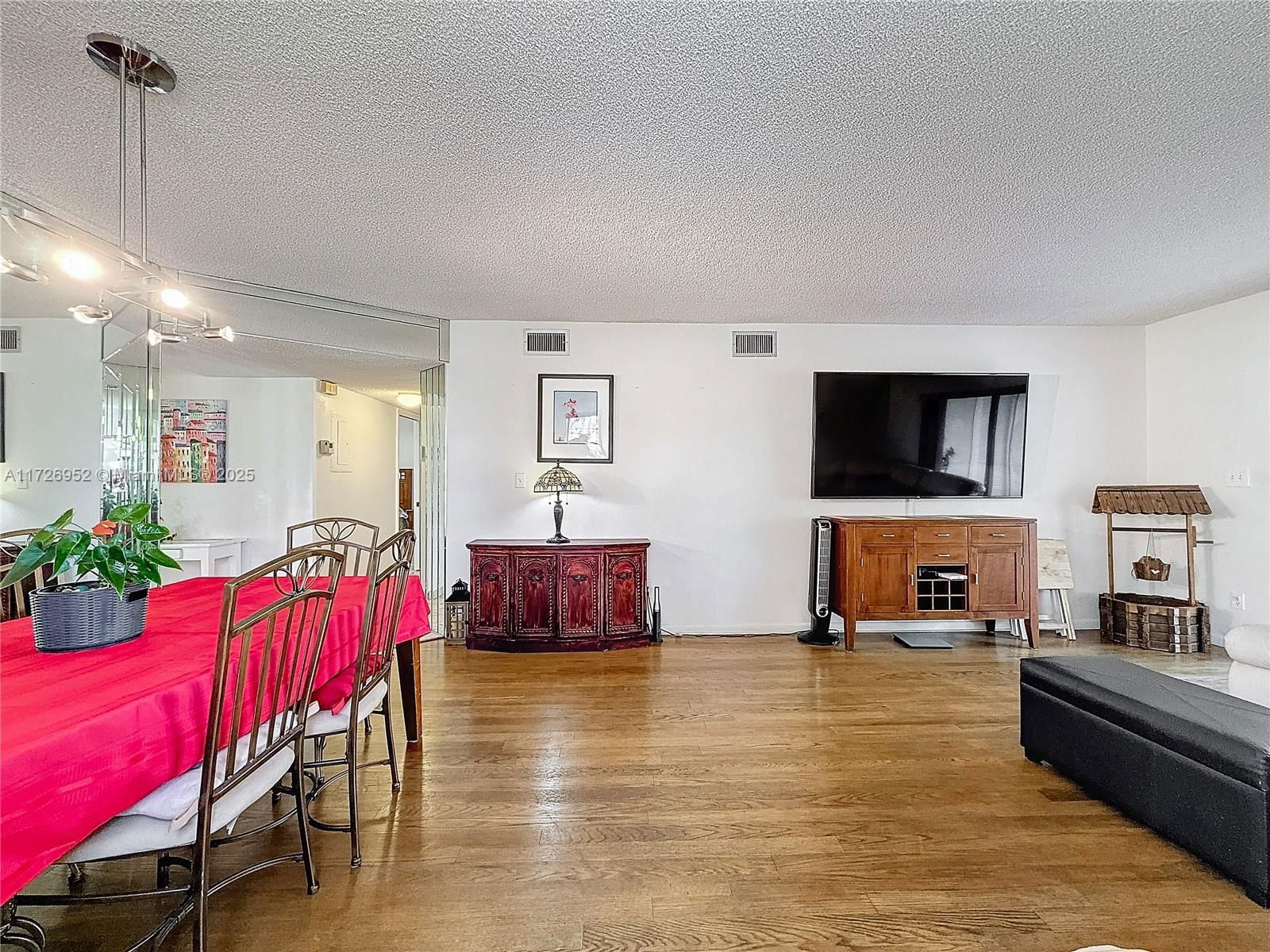 Real estate property located at 4975 Sabal Palm Blvd #214, Broward, Lakes Of Carriage Hills, Tamarac, FL
