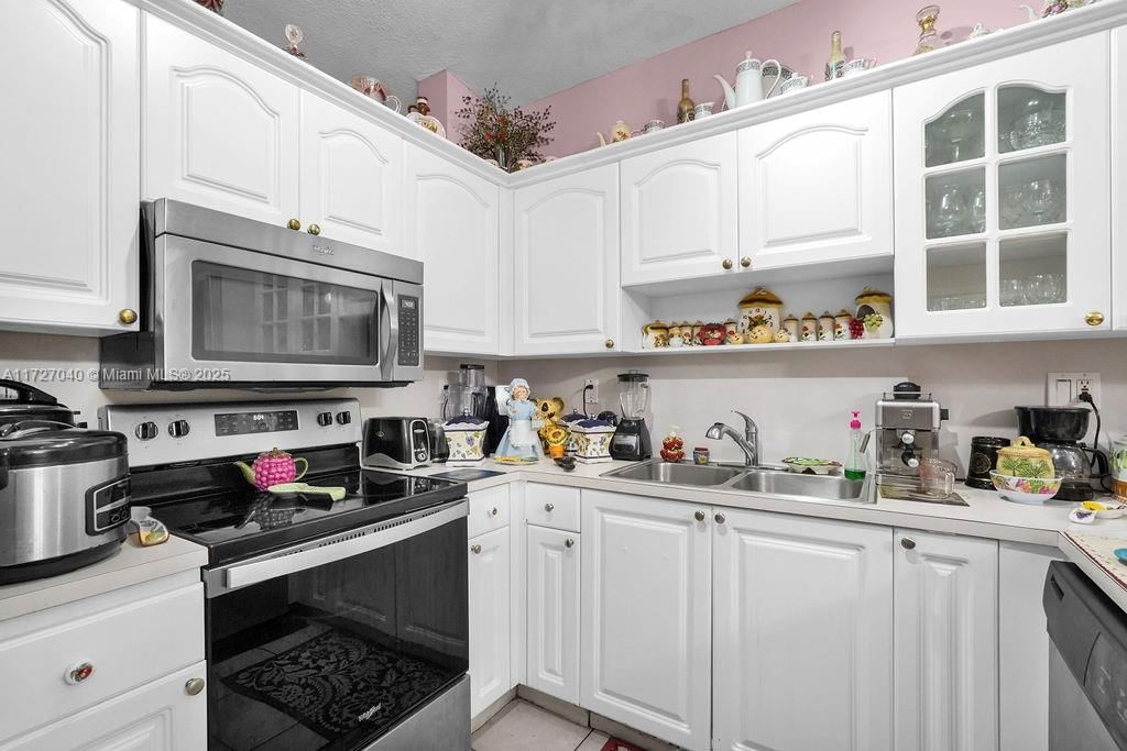 Real estate property located at 14199 9th St, Miami-dade, Vecin Homes 1st Addn, Miami, FL