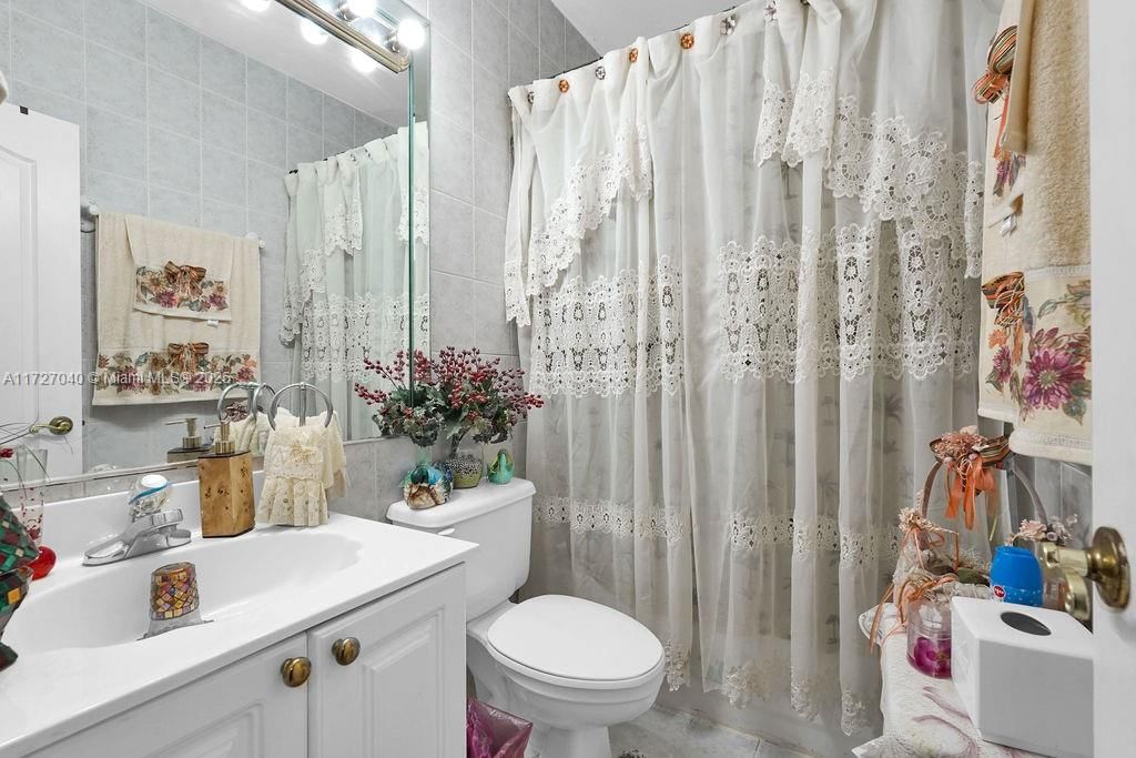 Real estate property located at 14199 9th St, Miami-dade, Vecin Homes 1st Addn, Miami, FL