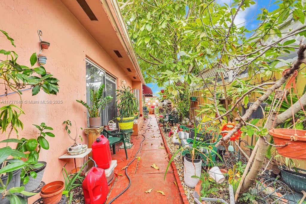 Real estate property located at 14199 9th St, Miami-dade, Vecin Homes 1st Addn, Miami, FL