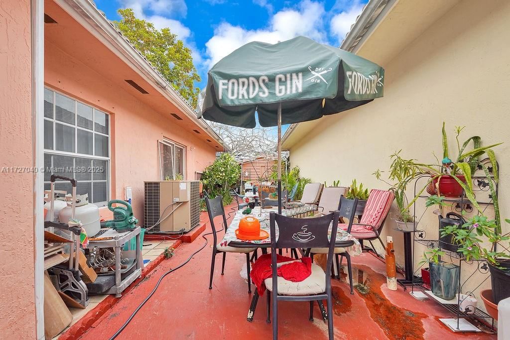 Real estate property located at 14199 9th St, Miami-dade, Vecin Homes 1st Addn, Miami, FL