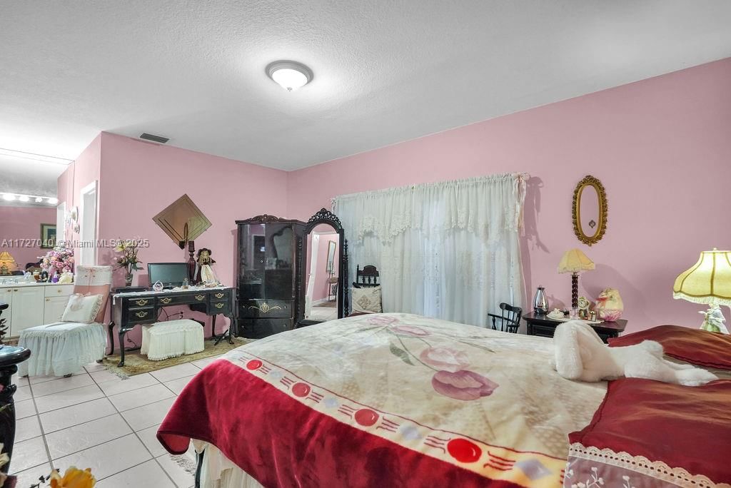 Real estate property located at 14199 9th St, Miami-dade, Vecin Homes 1st Addn, Miami, FL