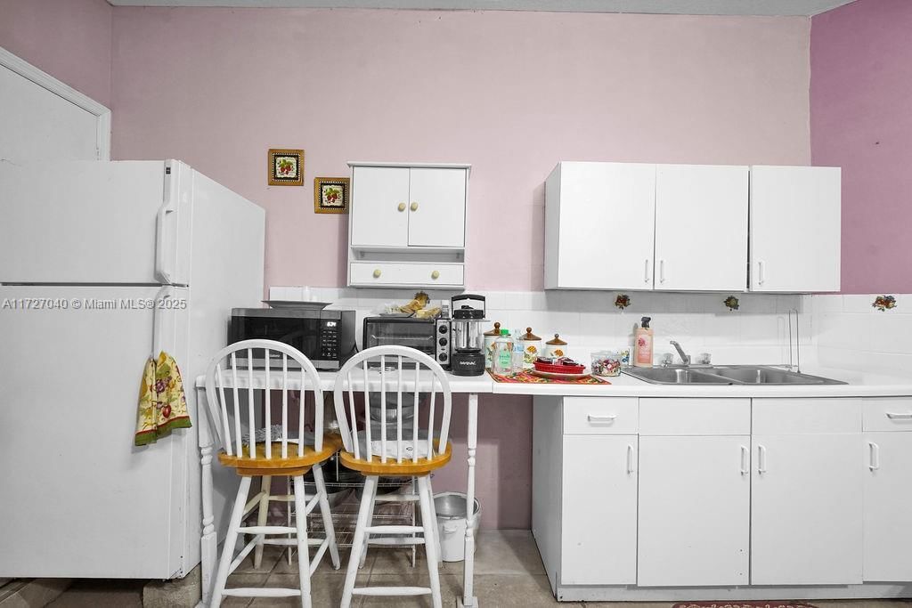 Real estate property located at 14199 9th St, Miami-dade, Vecin Homes 1st Addn, Miami, FL