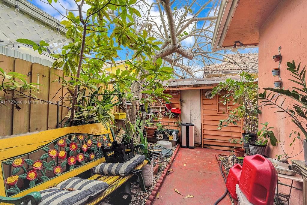 Real estate property located at 14199 9th St, Miami-dade, Vecin Homes 1st Addn, Miami, FL