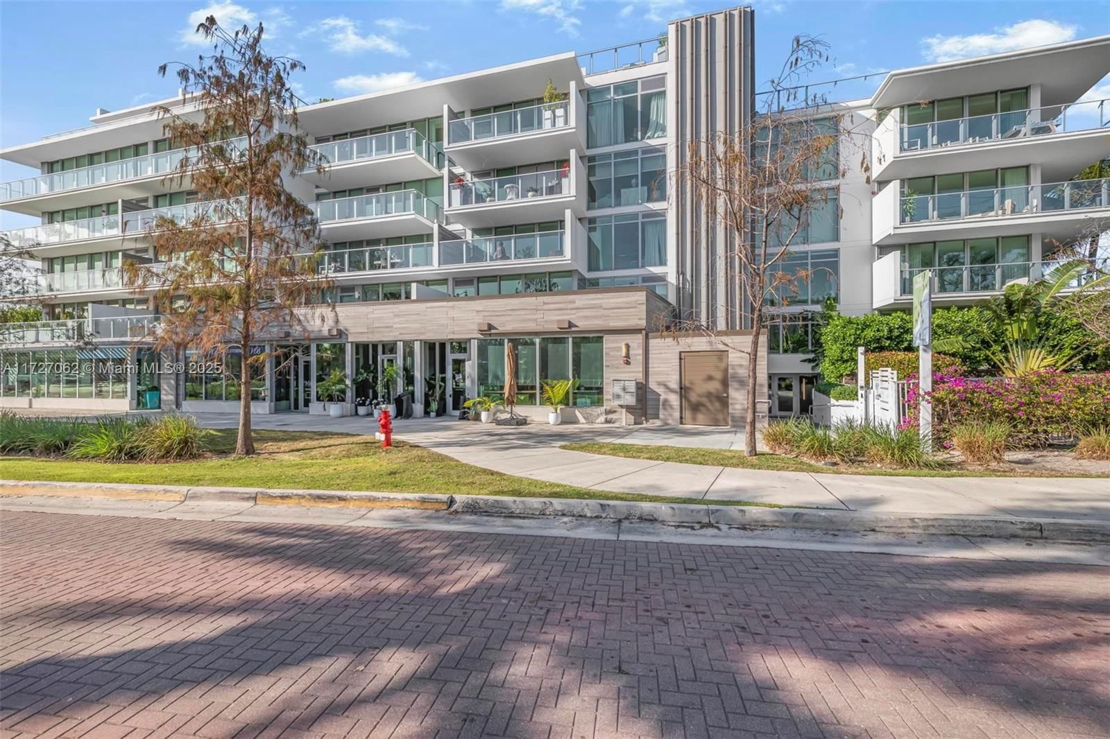 Real estate property located at 1201 20th St #206, Miami-dade, Island View Addn, Miami Beach, FL