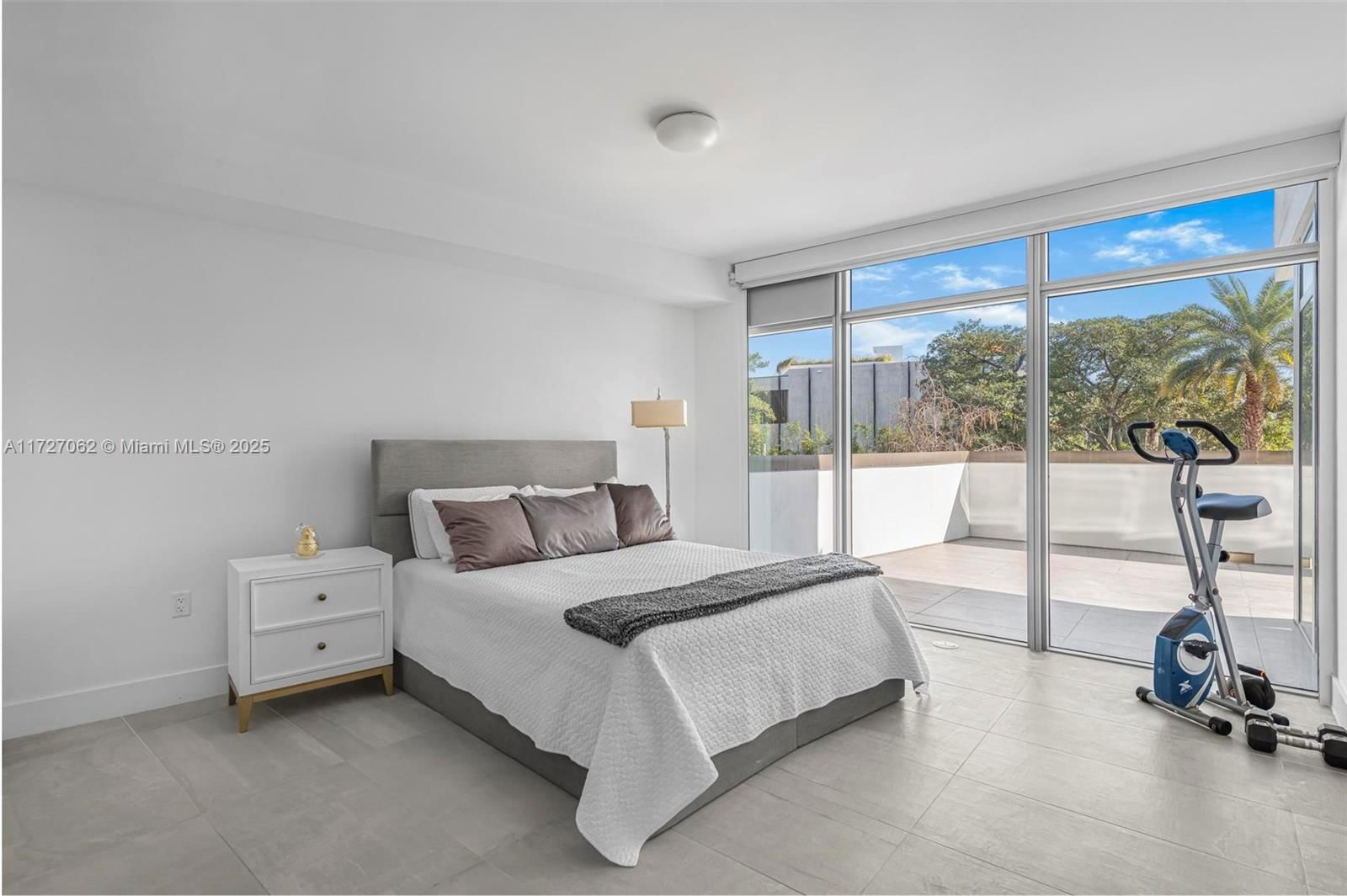 Real estate property located at 1201 20th St #206, Miami-dade, Island View Addn, Miami Beach, FL