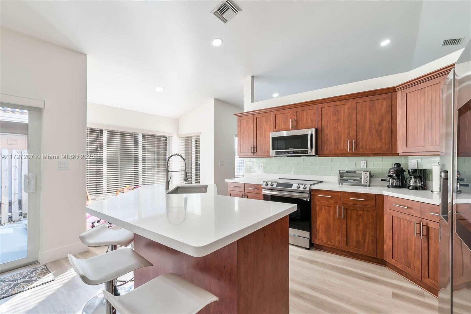 Real estate property located at 213 101st Ave, Broward, Central Park Lake, Plantation, FL