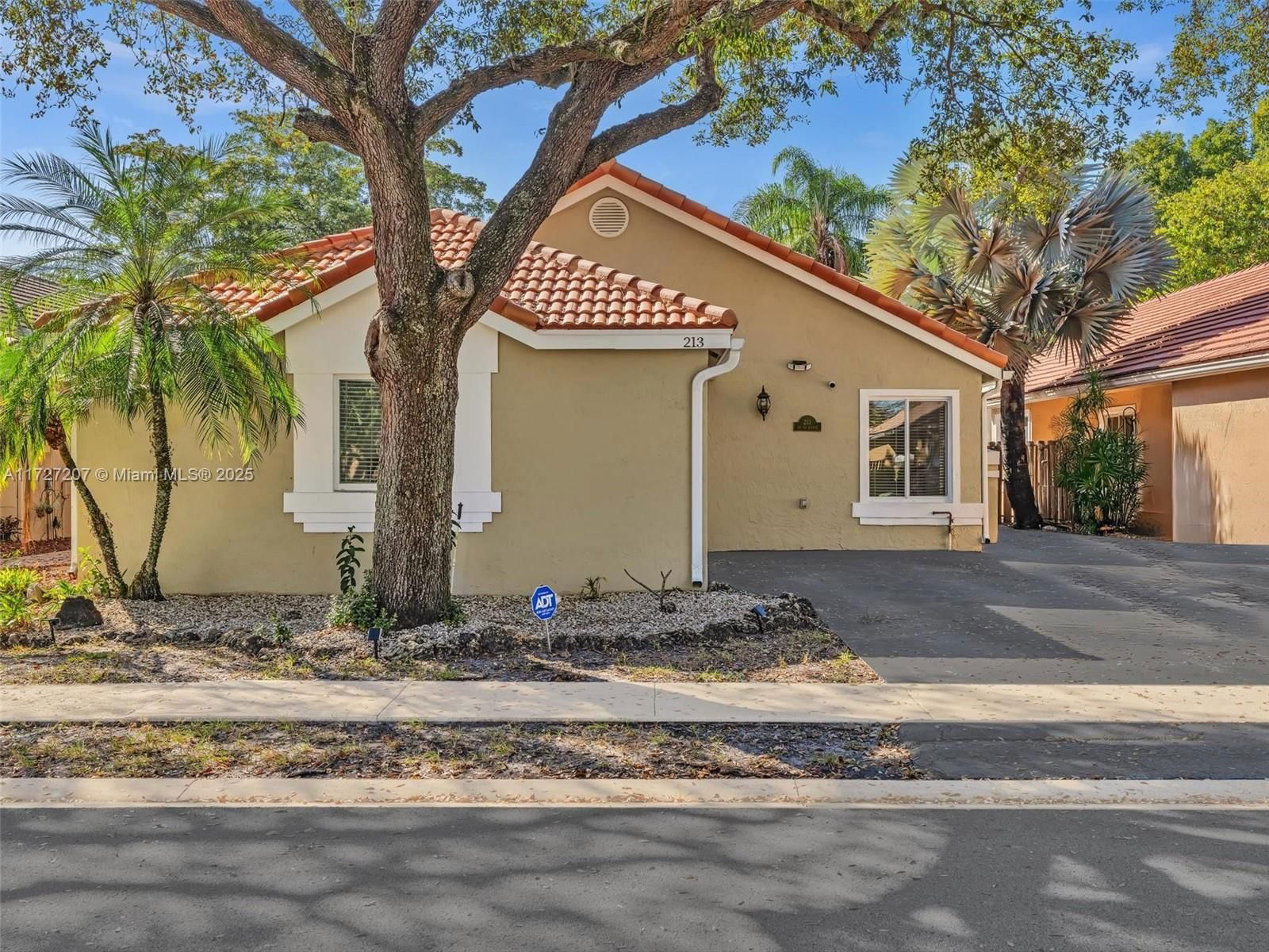 Real estate property located at 213 101st Ave, Broward, Central Park Lake, Plantation, FL