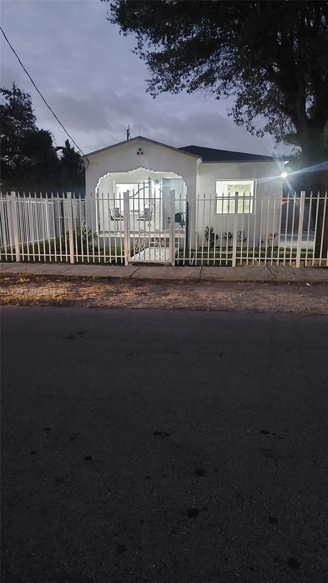 Real estate property located at 1545 73rd St, Miami-dade, Comm Liberty City 2nd Sec, Miami, FL